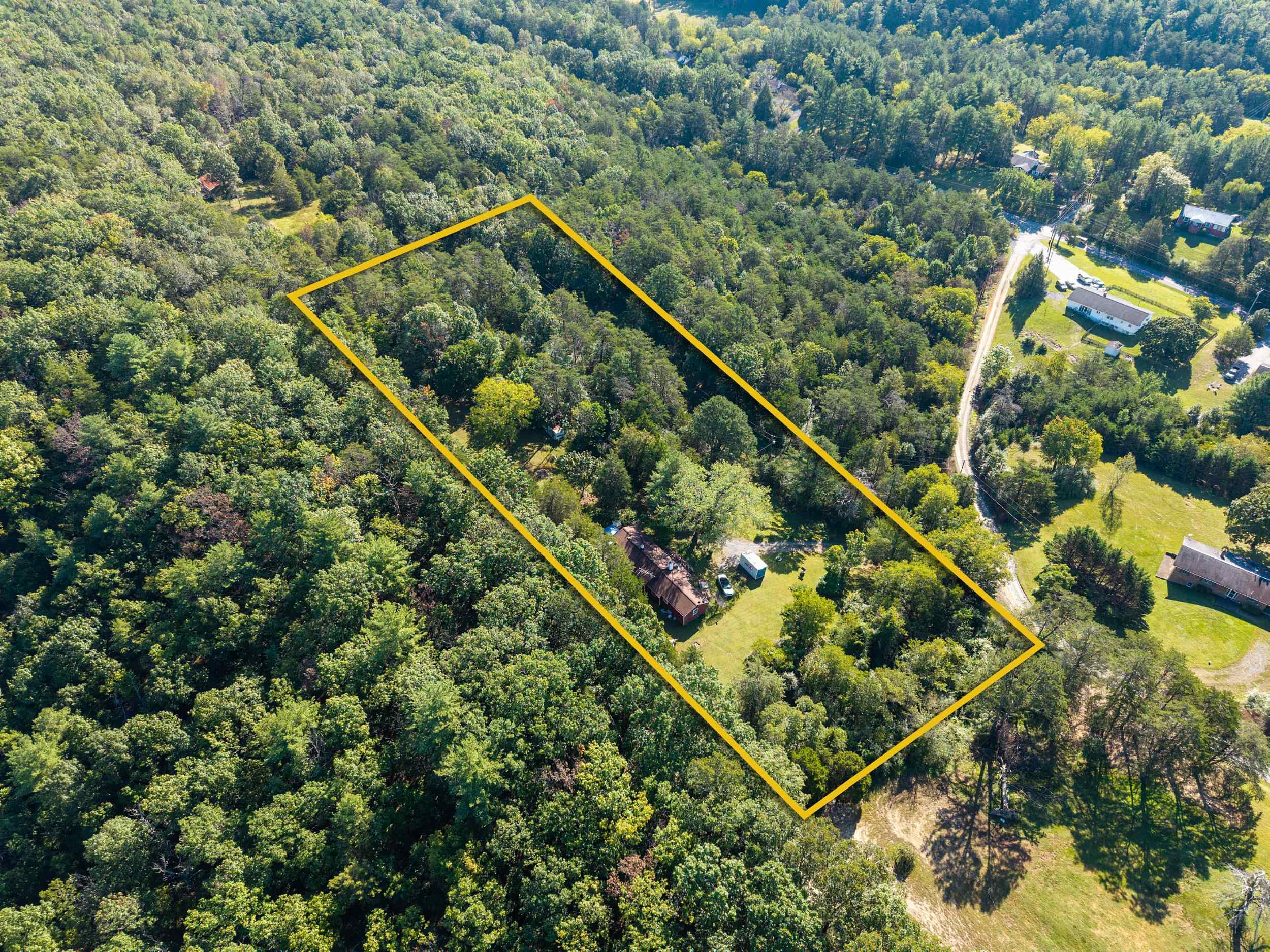 126 KINGS ACRE LN, FORT VALLEY, Virginia 22652, 3 Bedrooms Bedrooms, ,1 BathroomBathrooms,Residential,126 KINGS ACRE LN,681919 MLS # 681919