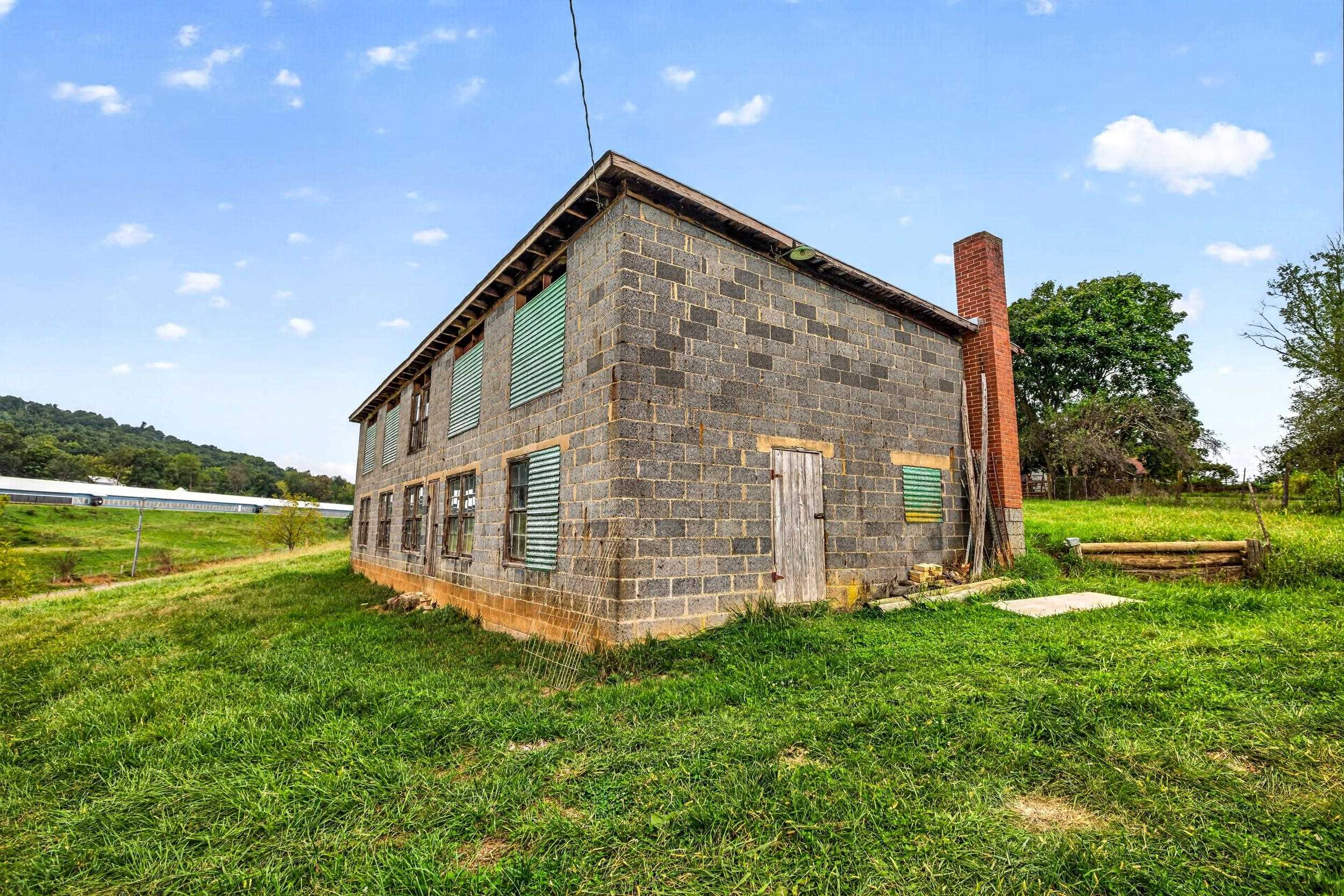 4625 RAWLEY PIKE, ROCKINGHAM, Virginia 22801, 4 Bedrooms Bedrooms, ,1 BathroomBathrooms,Residential,4625 RAWLEY PIKE,681924 MLS # 681924 4625 RAWLEY PIKE, ROCKINGHAM, Virginia 22801, 4 Bedrooms Bedrooms, ,1 BathroomBathrooms,Residential,4625 RAWLEY PIKE,681924 MLS # 681924