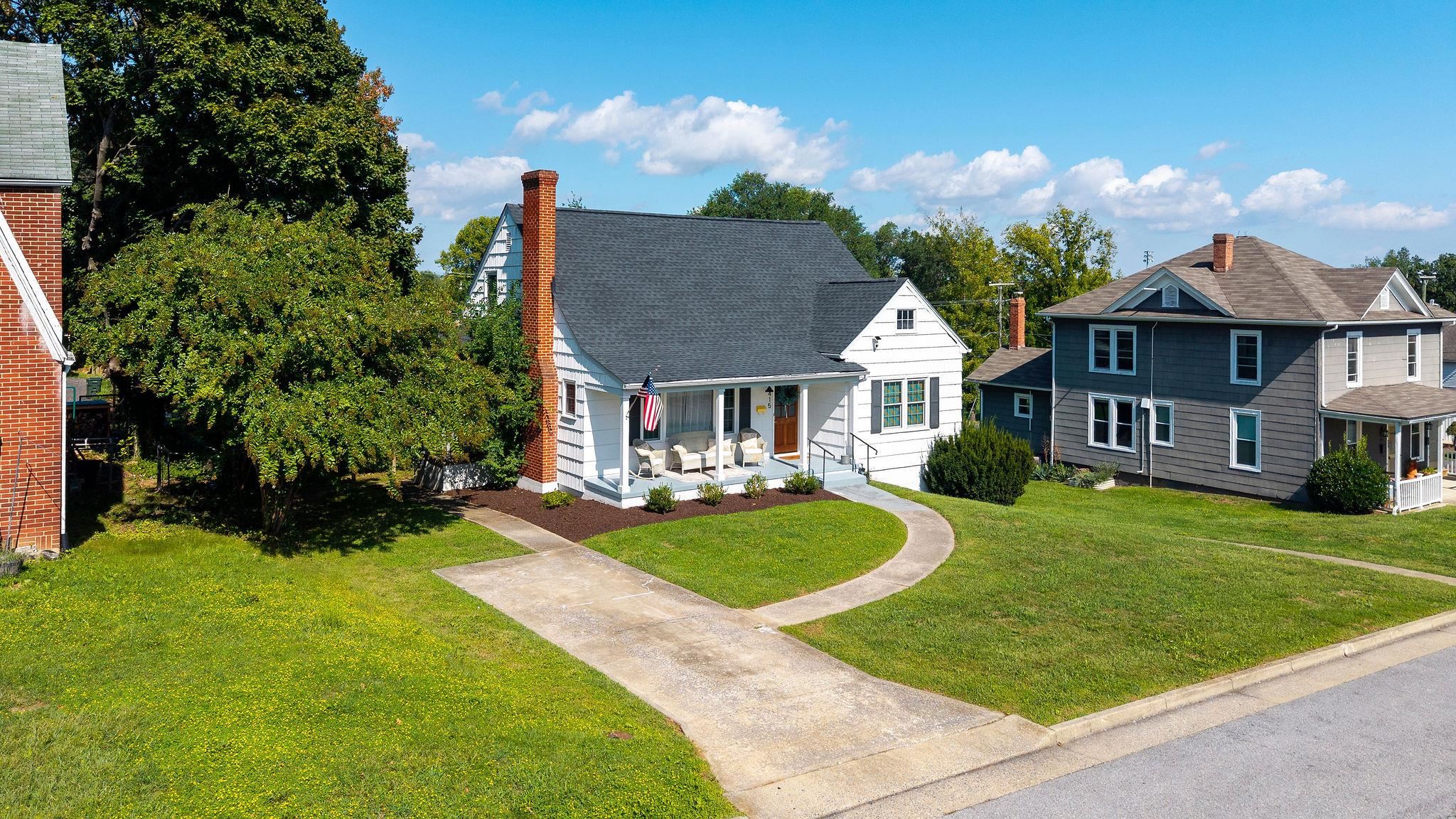 415 CHERRY AVE, WAYNESBORO, Virginia 22980, ,Residential,415 CHERRY AVE,681936 MLS # 681936 415 CHERRY AVE, WAYNESBORO, Virginia 22980, ,Residential,415 CHERRY AVE,681936 MLS # 681936