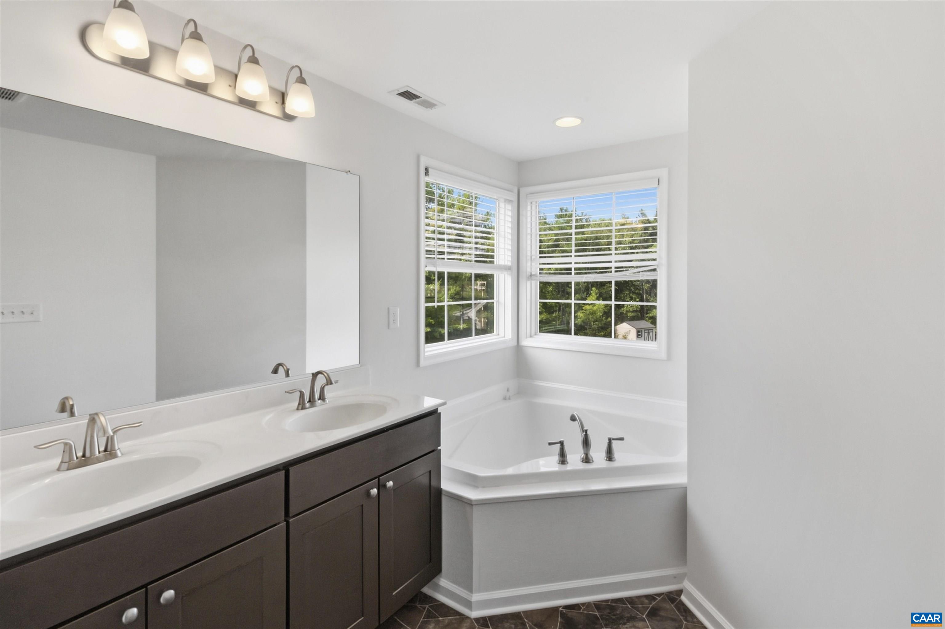 386 ROSEWOOD DR, SCOTTSVILLE, Virginia 24590, 4 Bedrooms Bedrooms, ,2 BathroomsBathrooms,Residential,386 ROSEWOOD DR,681866 MLS # 681866 386 ROSEWOOD DR, SCOTTSVILLE, Virginia 24590, 4 Bedrooms Bedrooms, ,2 BathroomsBathrooms,Residential,386 ROSEWOOD DR,681866 MLS # 681866