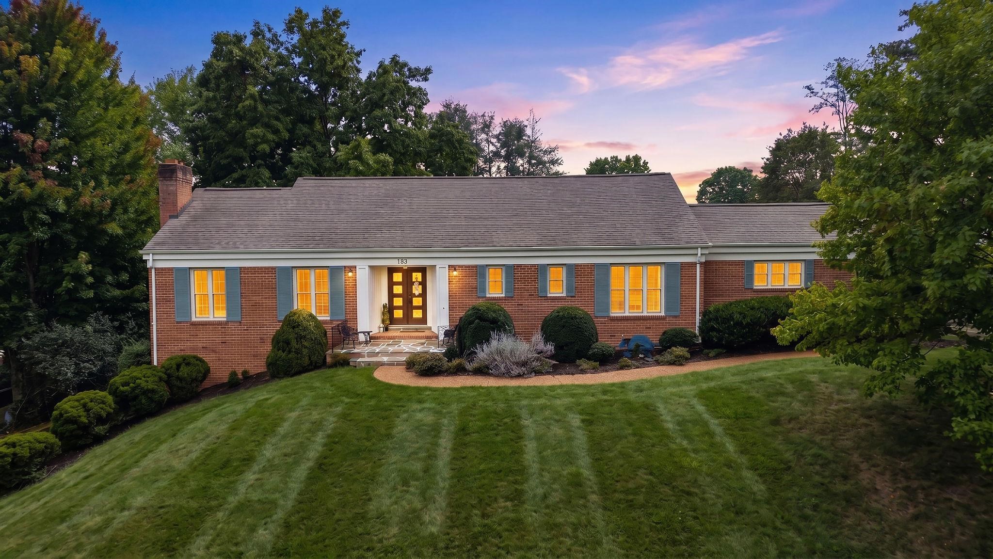 105 WOODLAND DR, STAUNTON, Virginia 24401, 3 Bedrooms Bedrooms, ,2 BathroomsBathrooms,Residential,105 WOODLAND DR,681930 MLS # 681930 105 WOODLAND DR, STAUNTON, Virginia 24401, 3 Bedrooms Bedrooms, ,2 BathroomsBathrooms,Residential,105 WOODLAND DR,681930 MLS # 681930