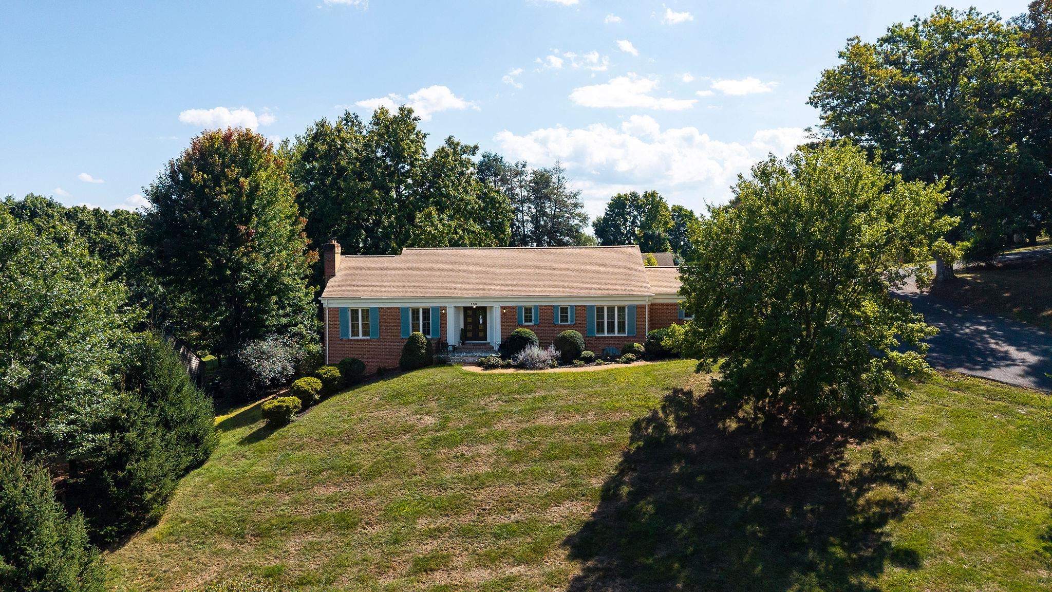 105 WOODLAND DR, STAUNTON, Virginia 24401, 3 Bedrooms Bedrooms, ,2 BathroomsBathrooms,Residential,105 WOODLAND DR,681930 MLS # 681930 105 WOODLAND DR, STAUNTON, Virginia 24401, 3 Bedrooms Bedrooms, ,2 BathroomsBathrooms,Residential,105 WOODLAND DR,681930 MLS # 681930