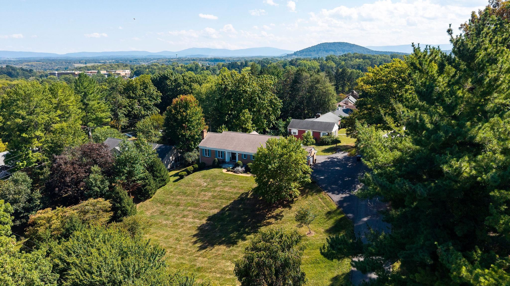 105 WOODLAND DR, STAUNTON, Virginia 24401, 3 Bedrooms Bedrooms, ,2 BathroomsBathrooms,Residential,105 WOODLAND DR,681930 MLS # 681930 105 WOODLAND DR, STAUNTON, Virginia 24401, 3 Bedrooms Bedrooms, ,2 BathroomsBathrooms,Residential,105 WOODLAND DR,681930 MLS # 681930