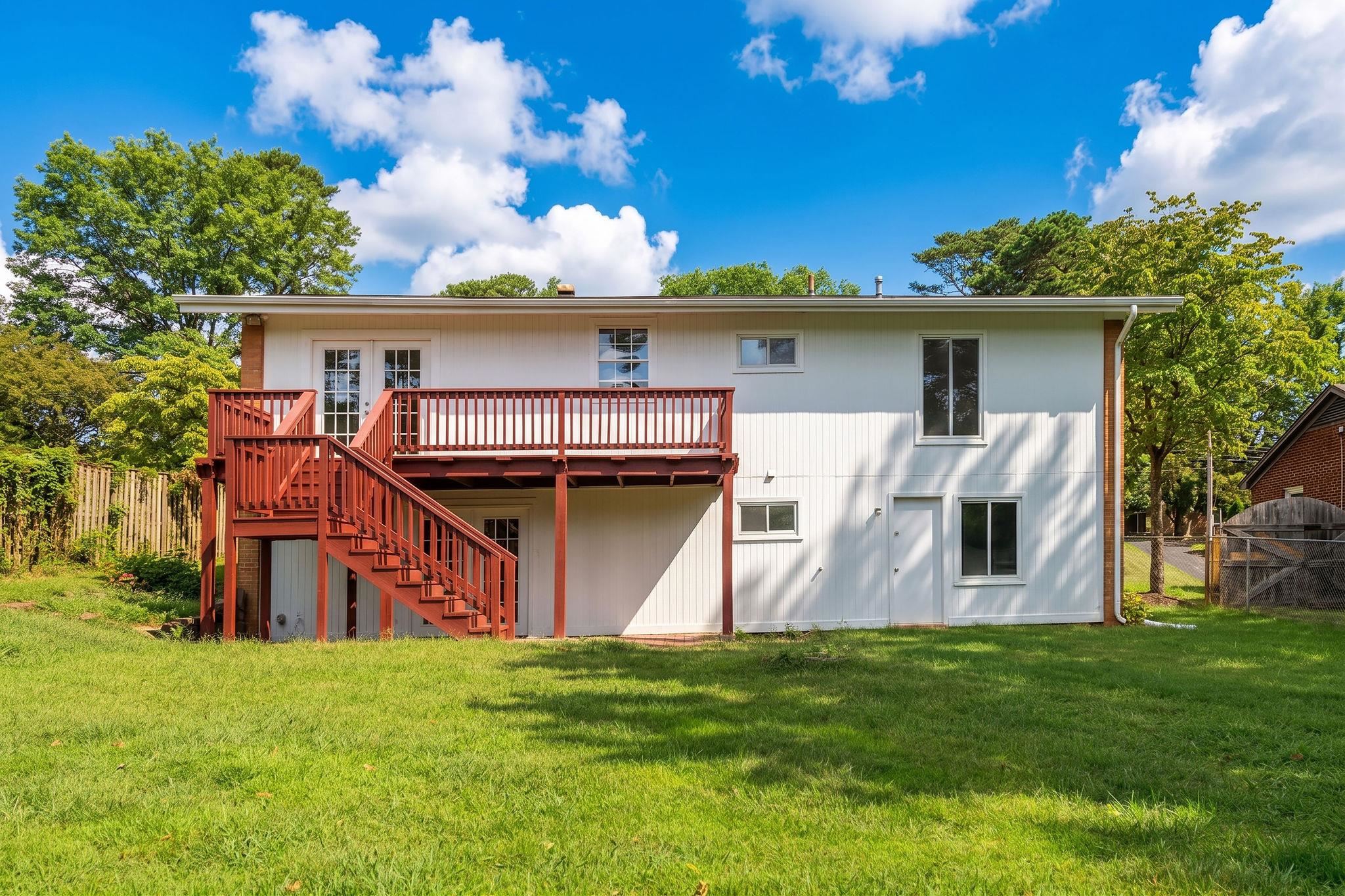 924 WASHINGTON AVE, WAYNESBORO, Virginia 22980, 4 Bedrooms Bedrooms, ,2 BathroomsBathrooms,Residential,924 WASHINGTON AVE,681931 MLS # 681931