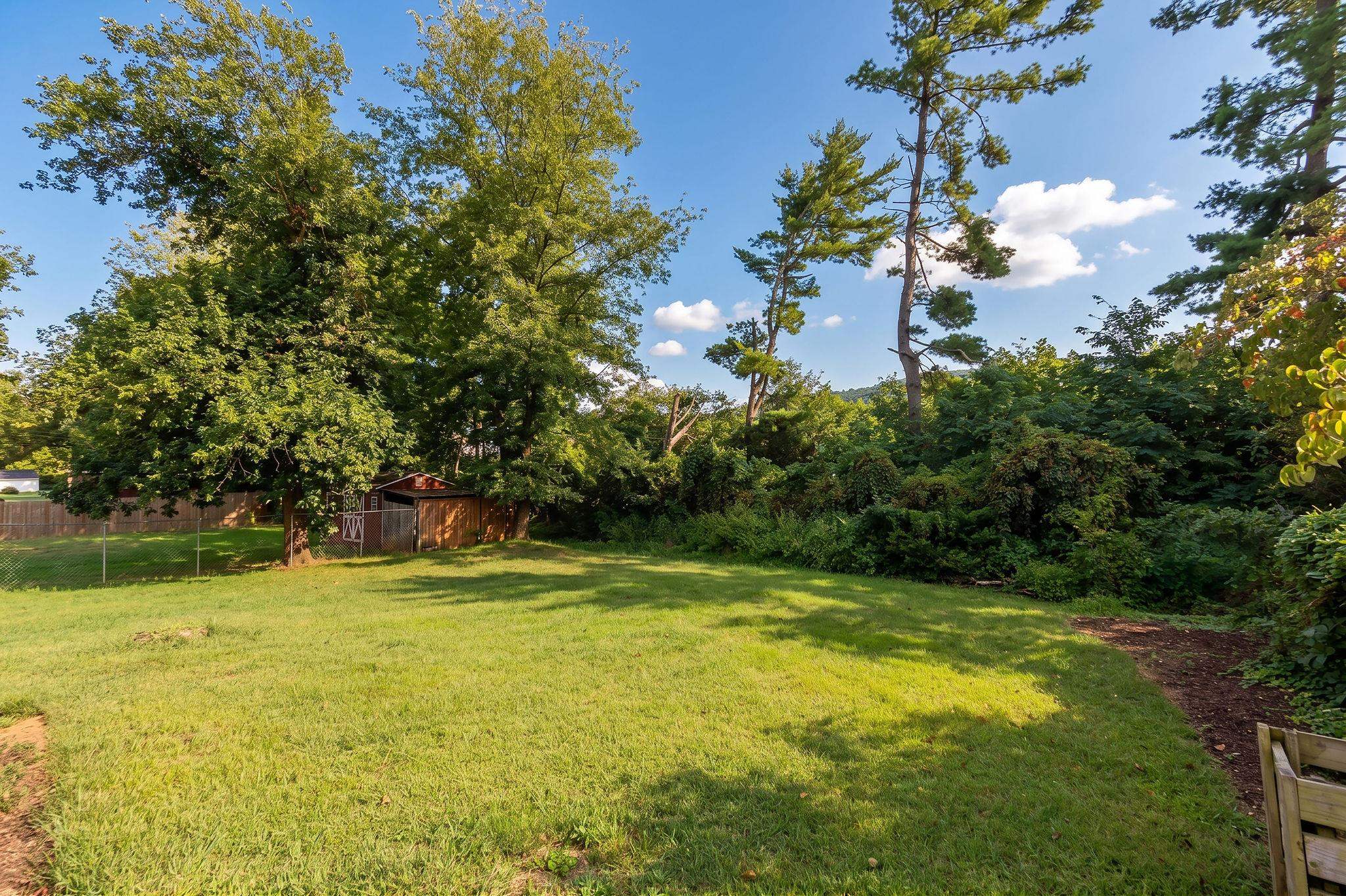 924 WASHINGTON AVE, WAYNESBORO, Virginia 22980, 4 Bedrooms Bedrooms, ,2 BathroomsBathrooms,Residential,924 WASHINGTON AVE,681931 MLS # 681931