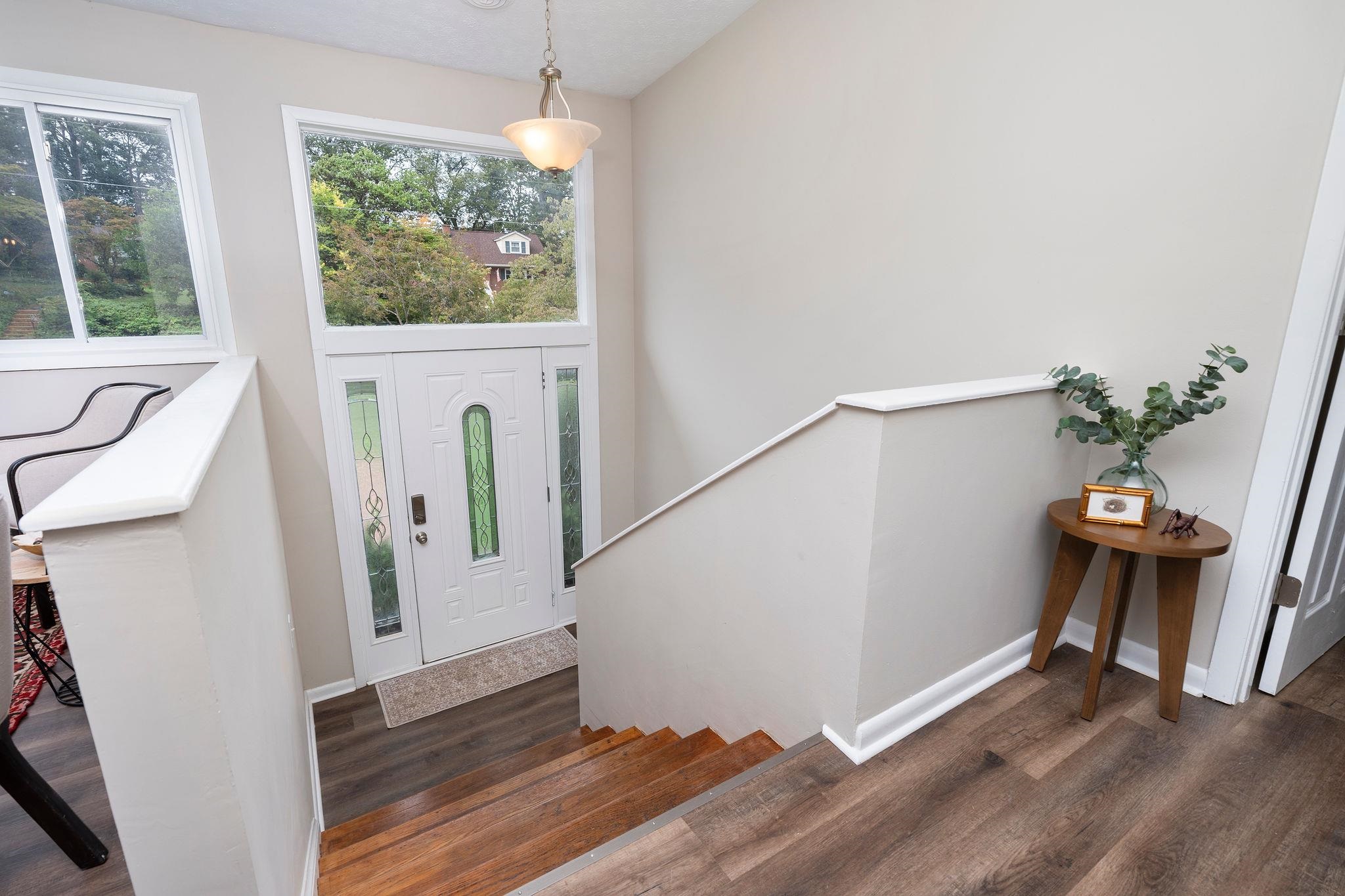 924 WASHINGTON AVE, WAYNESBORO, Virginia 22980, 4 Bedrooms Bedrooms, ,2 BathroomsBathrooms,Residential,924 WASHINGTON AVE,681931 MLS # 681931