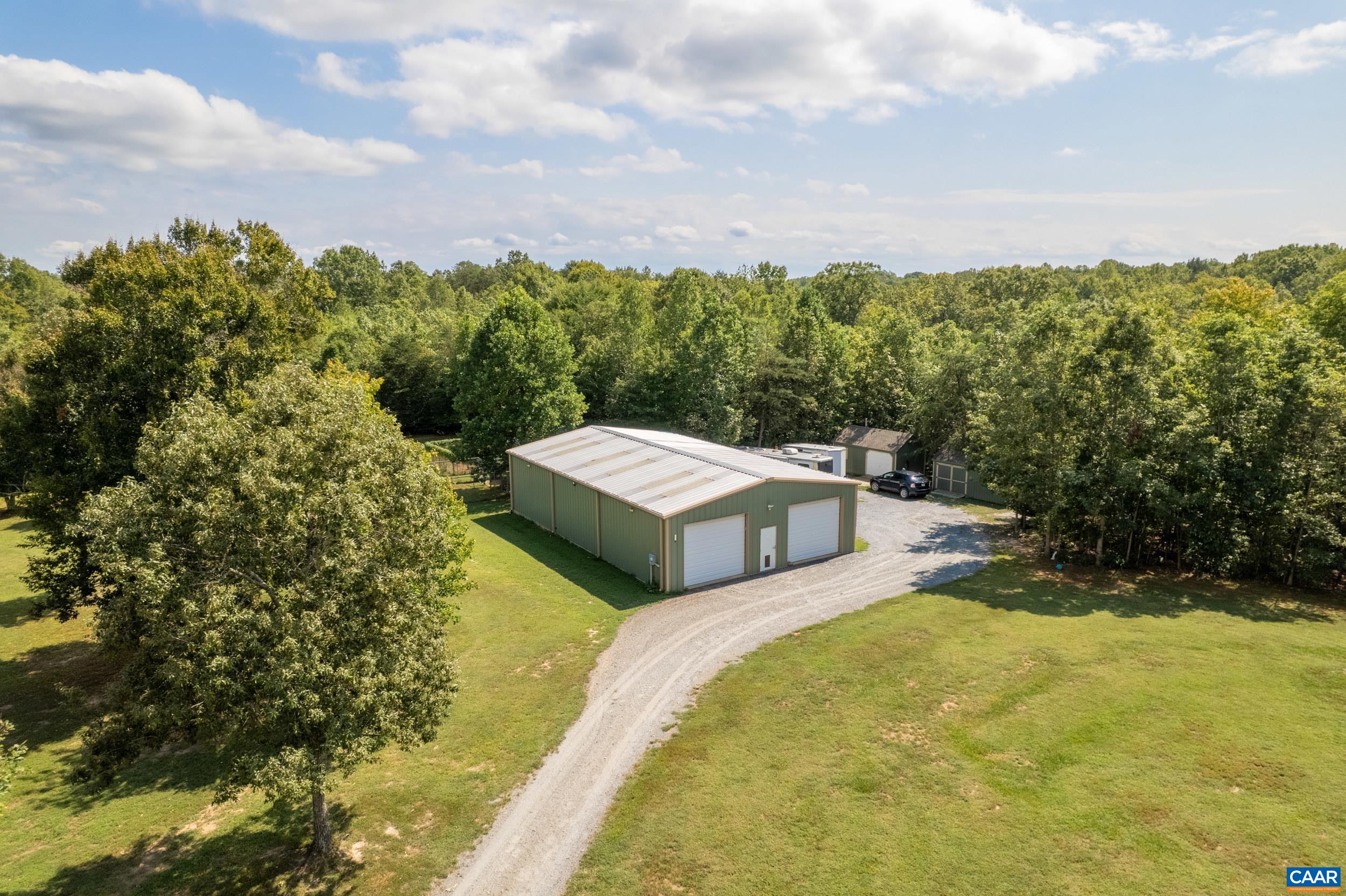 3999 SHORES RD, PALMYRA, Virginia 22963, 2 Bedrooms Bedrooms, ,3 BathroomsBathrooms,Residential,3999 SHORES RD,681934 MLS # 681934 3999 SHORES RD, PALMYRA, Virginia 22963, 2 Bedrooms Bedrooms, ,3 BathroomsBathrooms,Residential,3999 SHORES RD,681934 MLS # 681934