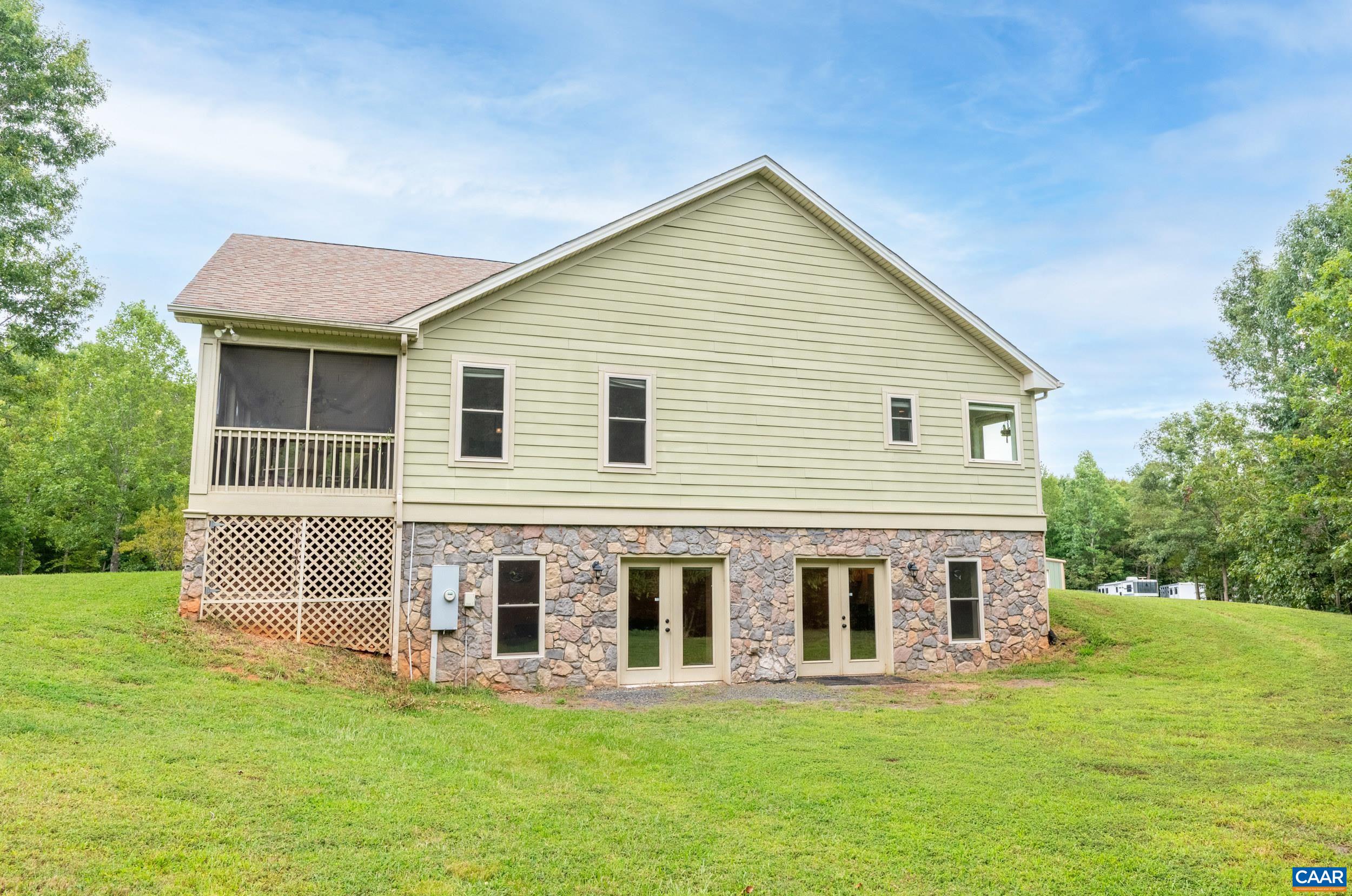 3999 SHORES RD, PALMYRA, Virginia 22963, 2 Bedrooms Bedrooms, ,3 BathroomsBathrooms,Residential,3999 SHORES RD,681934 MLS # 681934 3999 SHORES RD, PALMYRA, Virginia 22963, 2 Bedrooms Bedrooms, ,3 BathroomsBathrooms,Residential,3999 SHORES RD,681934 MLS # 681934