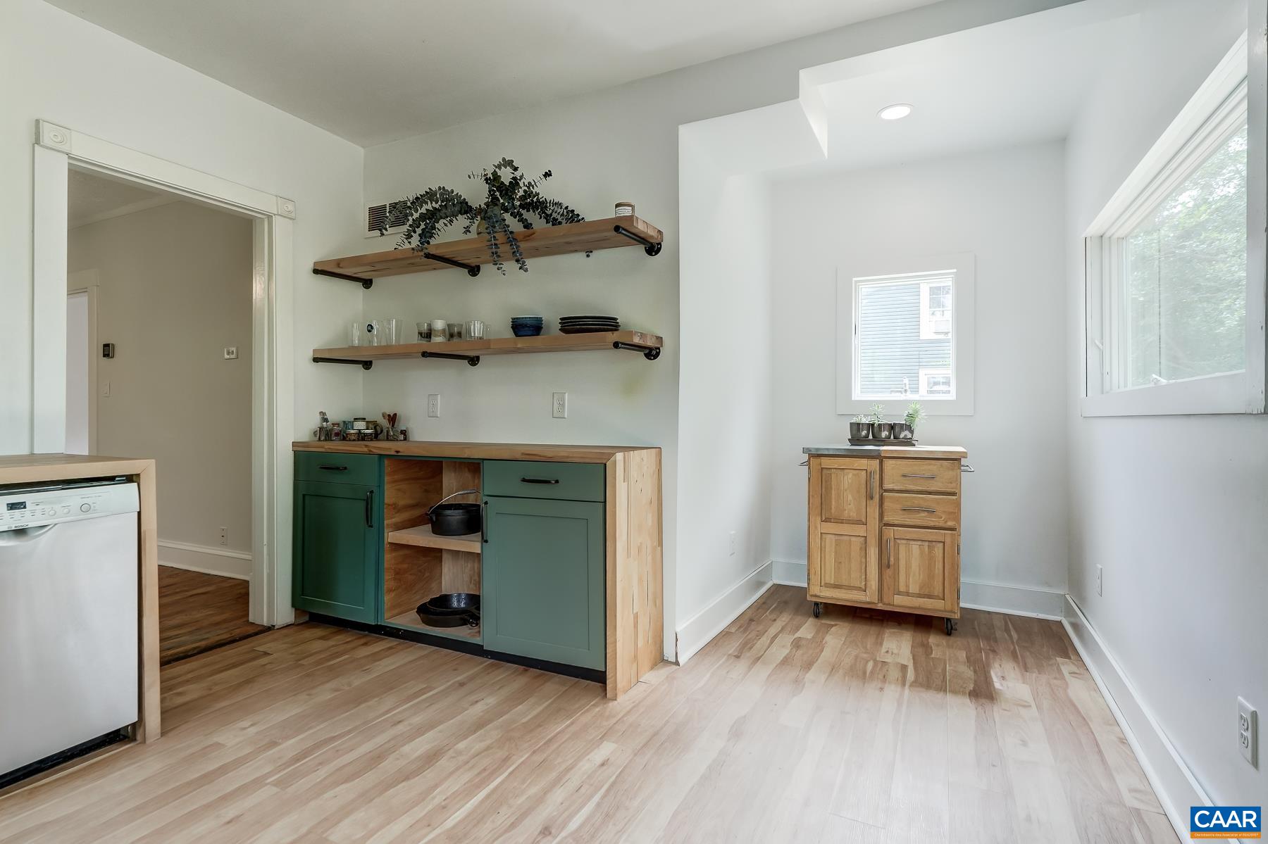 1411 BURGESS LN, CHARLOTTESVILLE, Virginia 22902, 2 Bedrooms Bedrooms, ,1 BathroomBathrooms,Residential,1411 BURGESS LN,681951 MLS # 681951