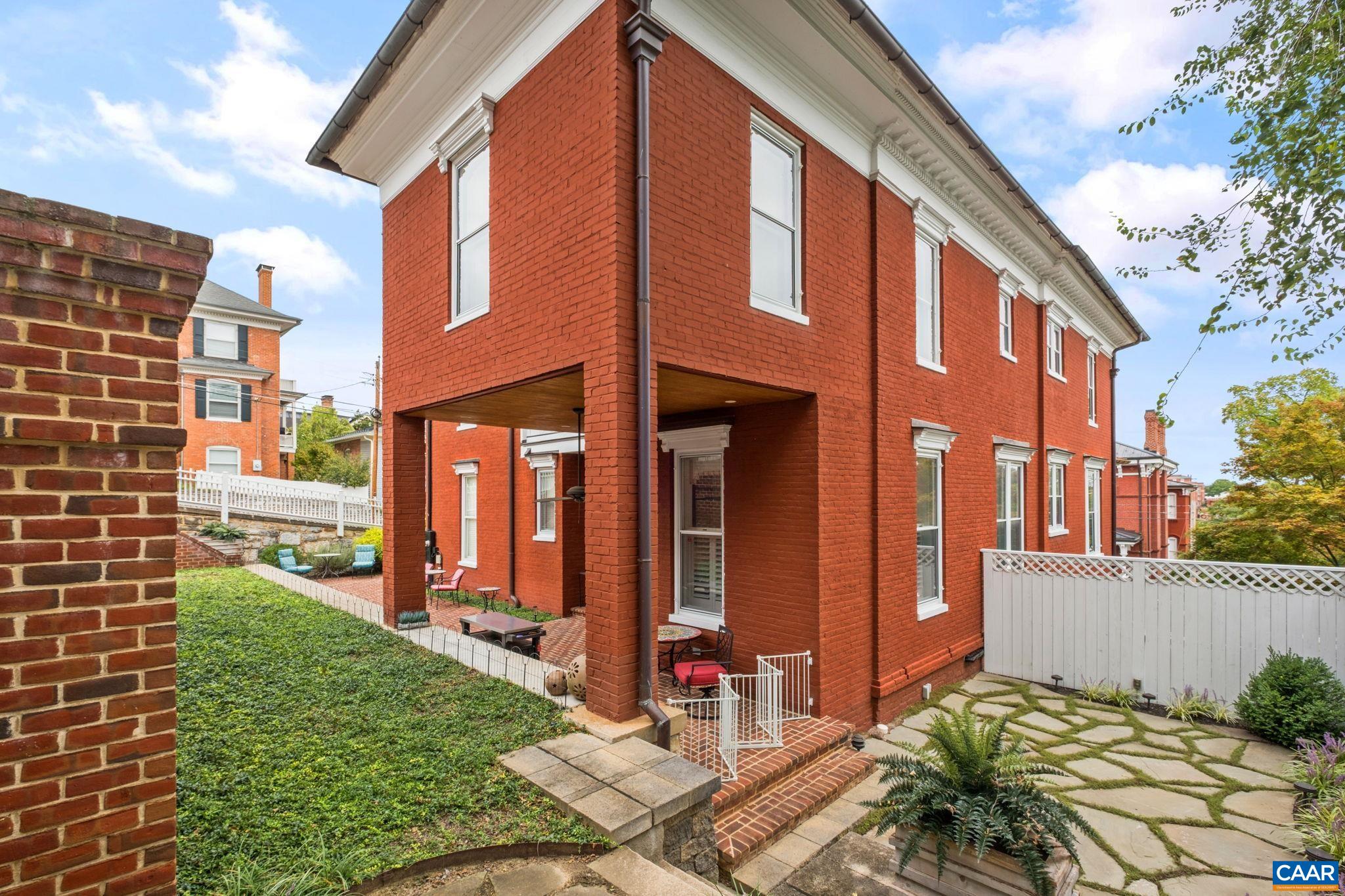 104 CHURCH ST, STAUNTON, Virginia 24401, 4 Bedrooms Bedrooms, ,3 BathroomsBathrooms,Residential,104 CHURCH ST,681962 MLS # 681962
