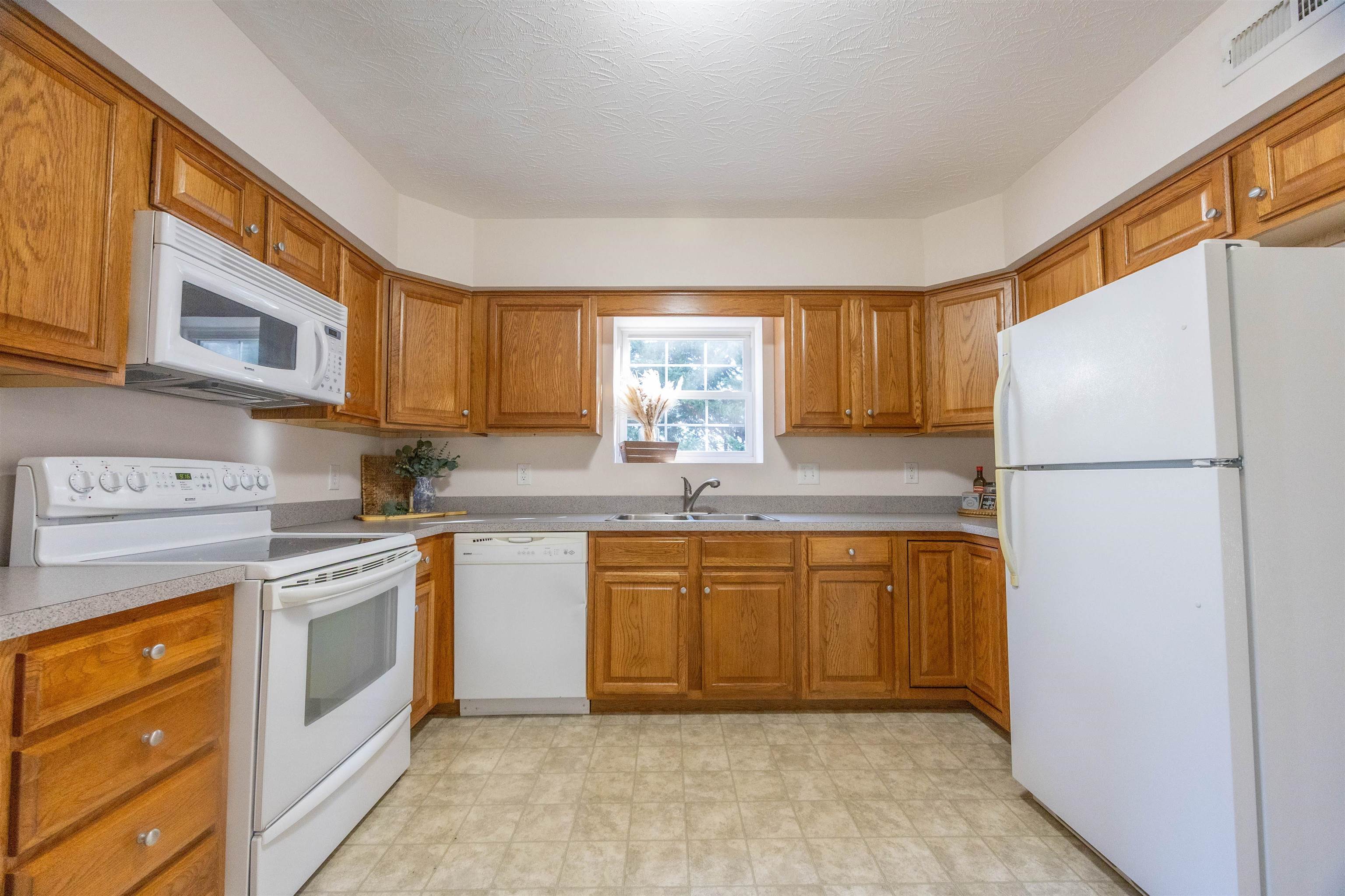 38 ROSETTE LN, FISHERSVILLE, Virginia 22939, 2 Bedrooms Bedrooms, ,1 BathroomBathrooms,Residential,38 ROSETTE LN,681980 MLS # 681980