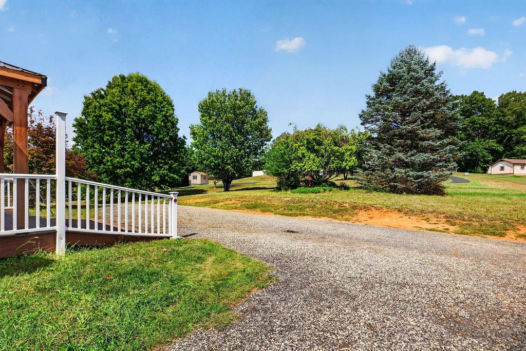17 KILLDEER LN, STUARTS DRAFT, Virginia 24477, 3 Bedrooms Bedrooms, ,2 BathroomsBathrooms,Residential,17 KILLDEER LN,681983 MLS # 681983