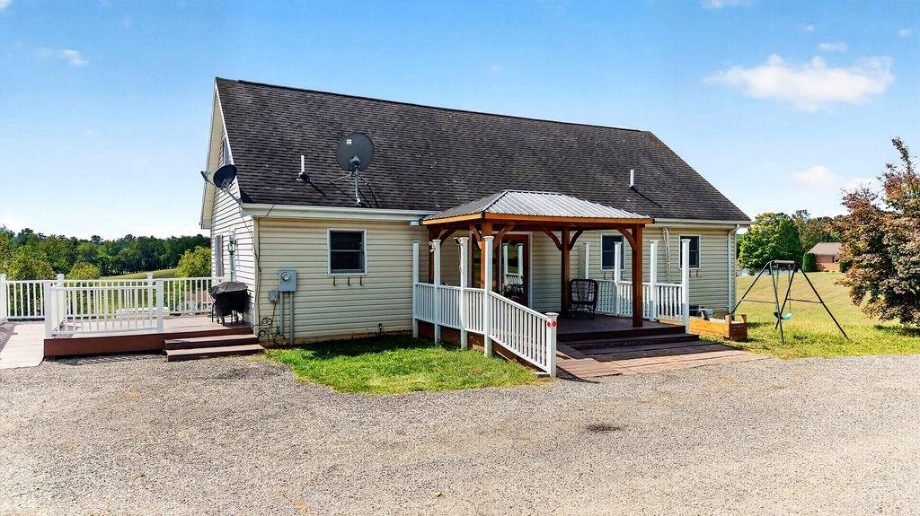 17 KILLDEER LN, STUARTS DRAFT, Virginia 24477, 3 Bedrooms Bedrooms, ,2 BathroomsBathrooms,Residential,17 KILLDEER LN,681983 MLS # 681983
