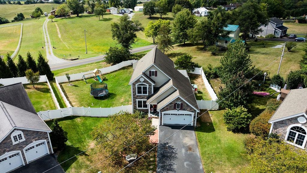 33 FOXCREST RIDGE, STAUNTON, Virginia 24401, 4 Bedrooms Bedrooms, ,3 BathroomsBathrooms,Residential,33 FOXCREST RIDGE,681984 MLS # 681984