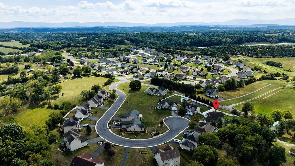 33 FOXCREST RIDGE, STAUNTON, Virginia 24401, 4 Bedrooms Bedrooms, ,3 BathroomsBathrooms,Residential,33 FOXCREST RIDGE,681984 MLS # 681984