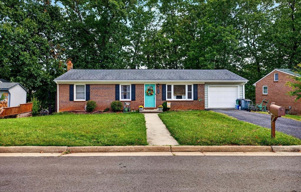 604 HILLTOP DR, STAUNTON, Virginia 24401, 3 Bedrooms Bedrooms, ,2 BathroomsBathrooms,Residential,604 HILLTOP DR,681986 MLS # 681986