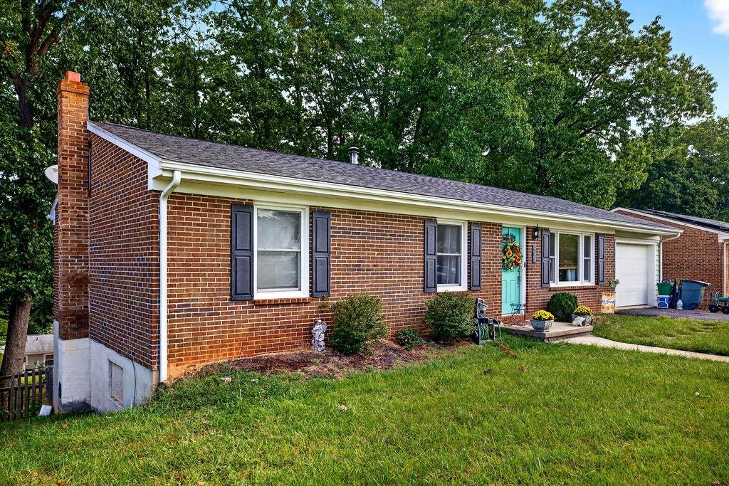 604 HILLTOP DR, STAUNTON, Virginia 24401, 3 Bedrooms Bedrooms, ,2 BathroomsBathrooms,Residential,604 HILLTOP DR,681986 MLS # 681986