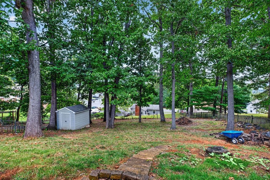 604 HILLTOP DR, STAUNTON, Virginia 24401, 3 Bedrooms Bedrooms, ,2 BathroomsBathrooms,Residential,604 HILLTOP DR,681986 MLS # 681986