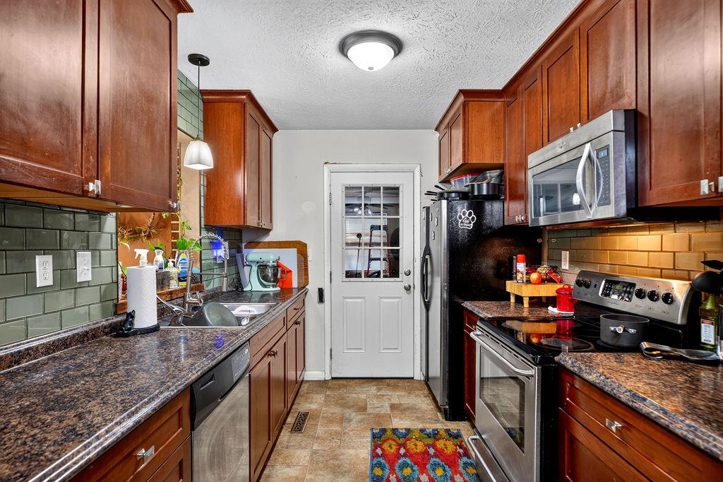 604 HILLTOP DR, STAUNTON, Virginia 24401, 3 Bedrooms Bedrooms, ,2 BathroomsBathrooms,Residential,604 HILLTOP DR,681986 MLS # 681986