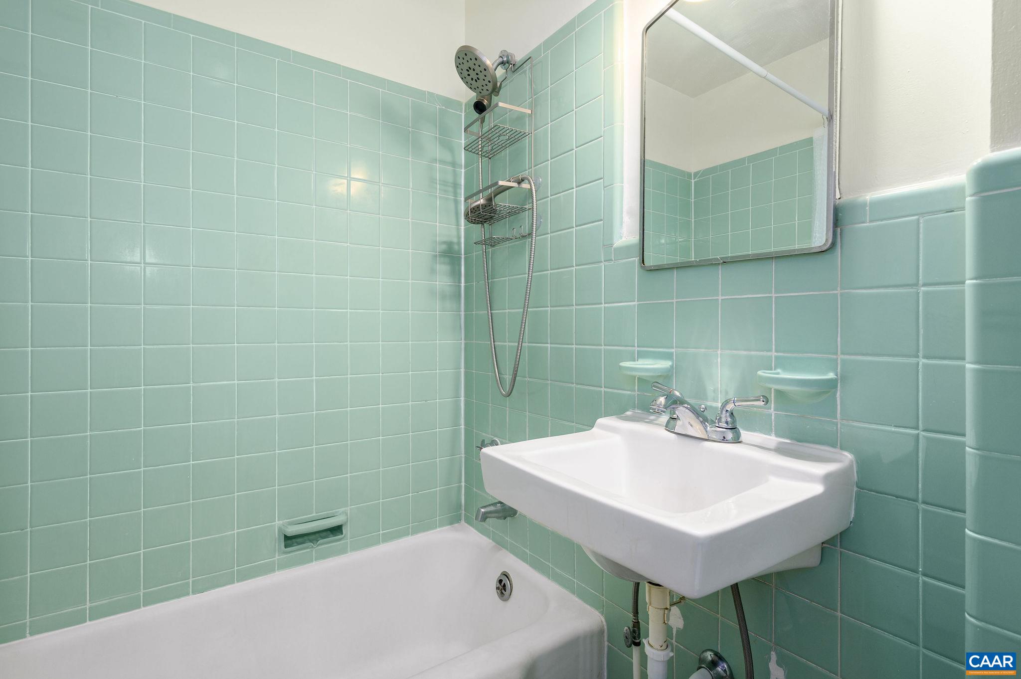 1701 KENWOOD LN, CHARLOTTESVILLE, Virginia 22901, 4 Bedrooms Bedrooms, ,2 BathroomsBathrooms,Residential,1701 KENWOOD LN,681874 MLS # 681874