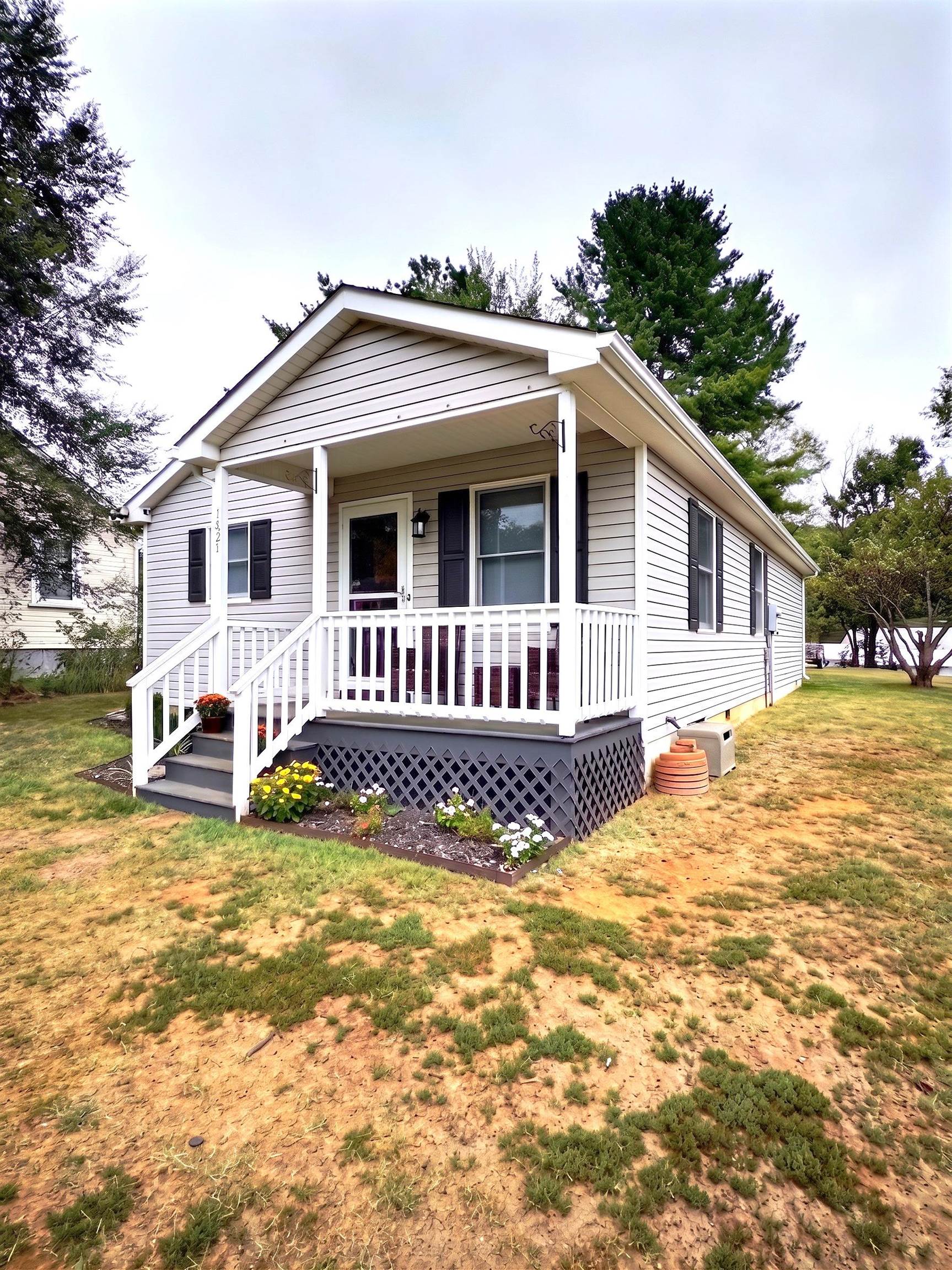1821 VINSON ST, STAUNTON, Virginia 24401, 3 Bedrooms Bedrooms, ,2 BathroomsBathrooms,Residential,1821 Vinson Street, Staunton, VA 24401,1821 VINSON ST,681991 MLS # 681991