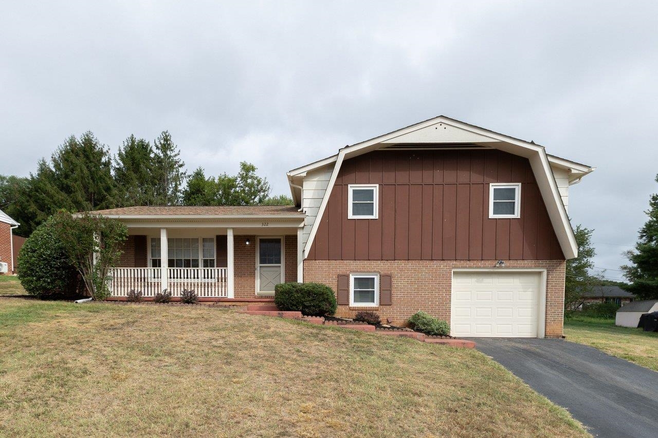 322 ANN ST, STAUNTON, Virginia 24401, 3 Bedrooms Bedrooms, ,1 BathroomBathrooms,Residential,322 ANN ST,681995 MLS # 681995