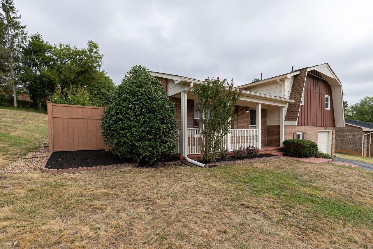 322 ANN ST, STAUNTON, Virginia 24401, 3 Bedrooms Bedrooms, ,1 BathroomBathrooms,Residential,322 ANN ST,681995 MLS # 681995