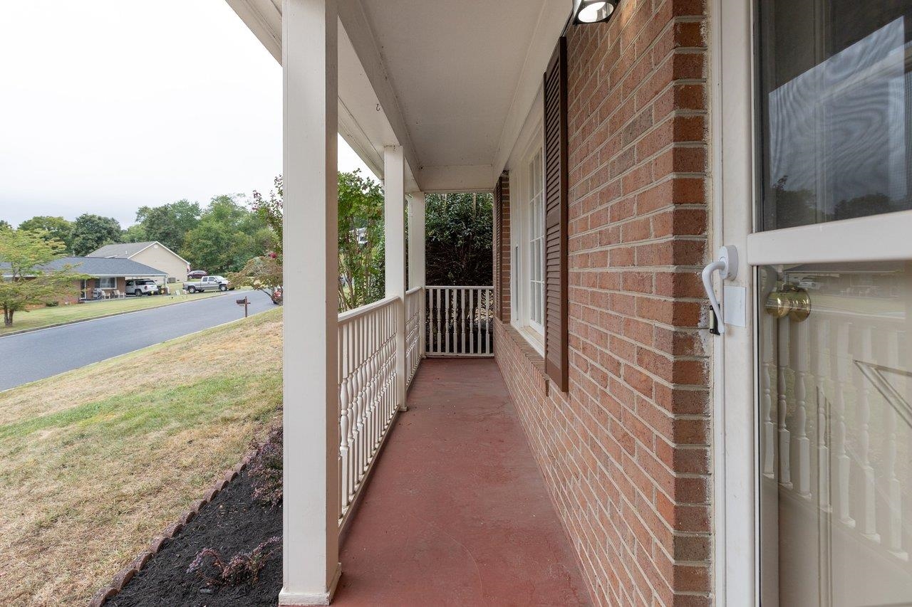 322 ANN ST, STAUNTON, Virginia 24401, 3 Bedrooms Bedrooms, ,1 BathroomBathrooms,Residential,322 ANN ST,681995 MLS # 681995