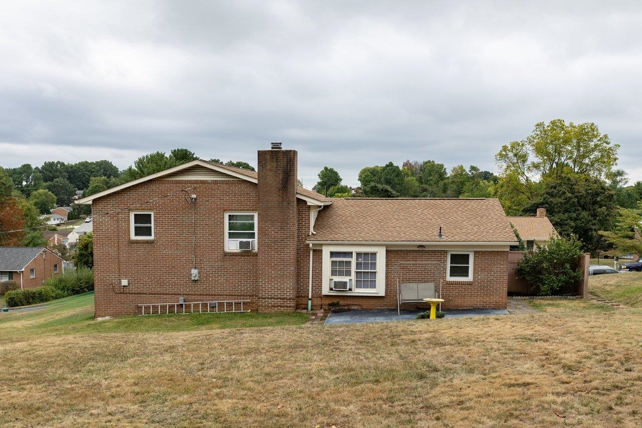 322 ANN ST, STAUNTON, Virginia 24401, 3 Bedrooms Bedrooms, ,1 BathroomBathrooms,Residential,322 ANN ST,681995 MLS # 681995