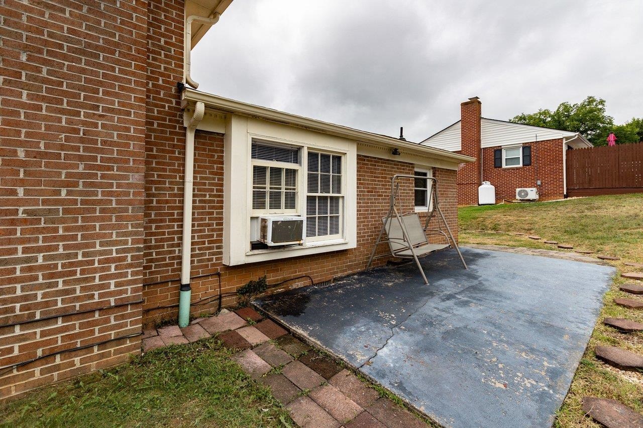 322 ANN ST, STAUNTON, Virginia 24401, 3 Bedrooms Bedrooms, ,1 BathroomBathrooms,Residential,322 ANN ST,681995 MLS # 681995