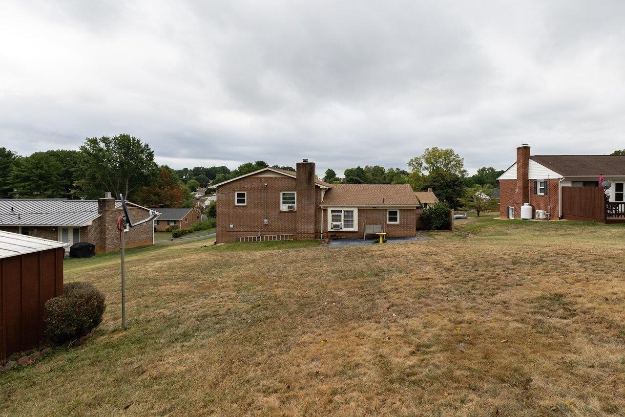 322 ANN ST, STAUNTON, Virginia 24401, 3 Bedrooms Bedrooms, ,1 BathroomBathrooms,Residential,322 ANN ST,681995 MLS # 681995