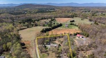 3505 SARAH DR, CHARLOTTESVILLE, Virginia 22911, 4 Bedrooms Bedrooms, ,3 BathroomsBathrooms,Residential,3505 SARAH DR,681368 MLS # 681368