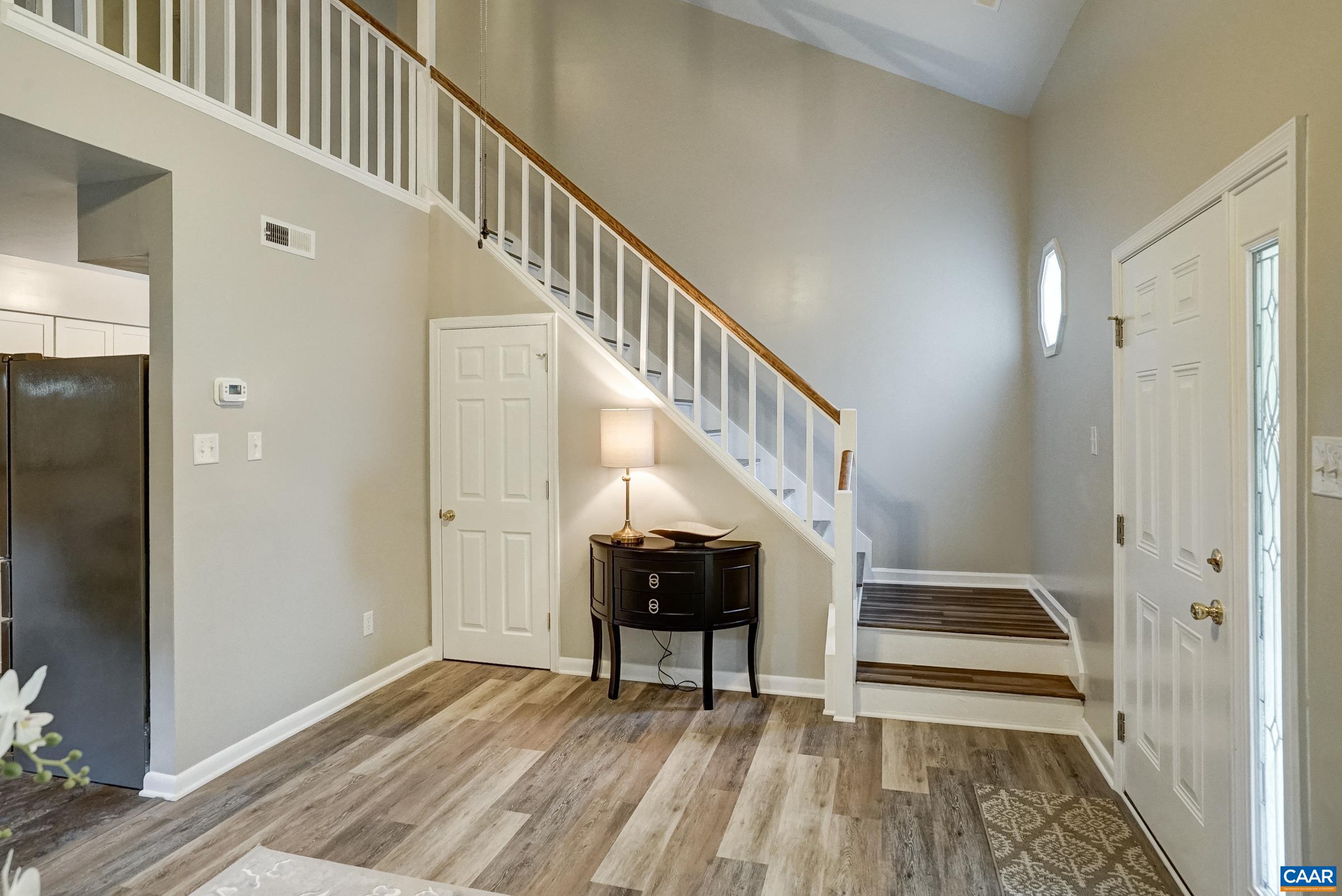 Completely renovated with new paint, new flooring and major system upgrades! Completely renovated with new paint, new flooring and major system upgrades!