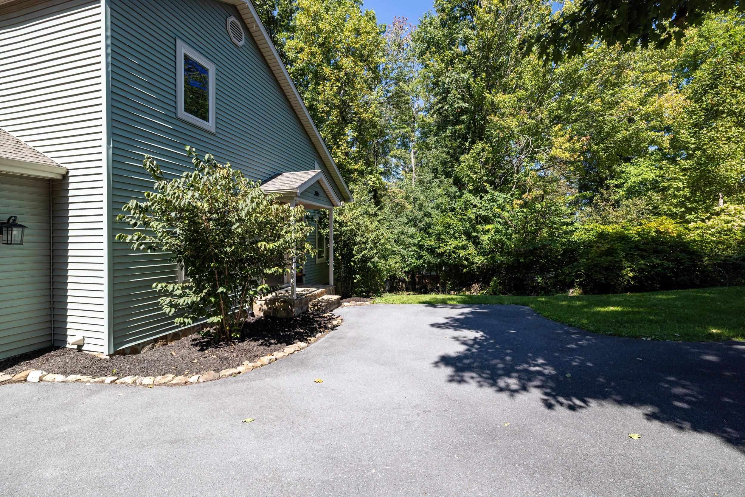 283 JESSAMINE PL, MCGAHEYSVILLE, Virginia 22840, 3 Bedrooms Bedrooms, ,2 BathroomsBathrooms,Residential,283 JESSAMINE PL,682007 MLS # 682007
