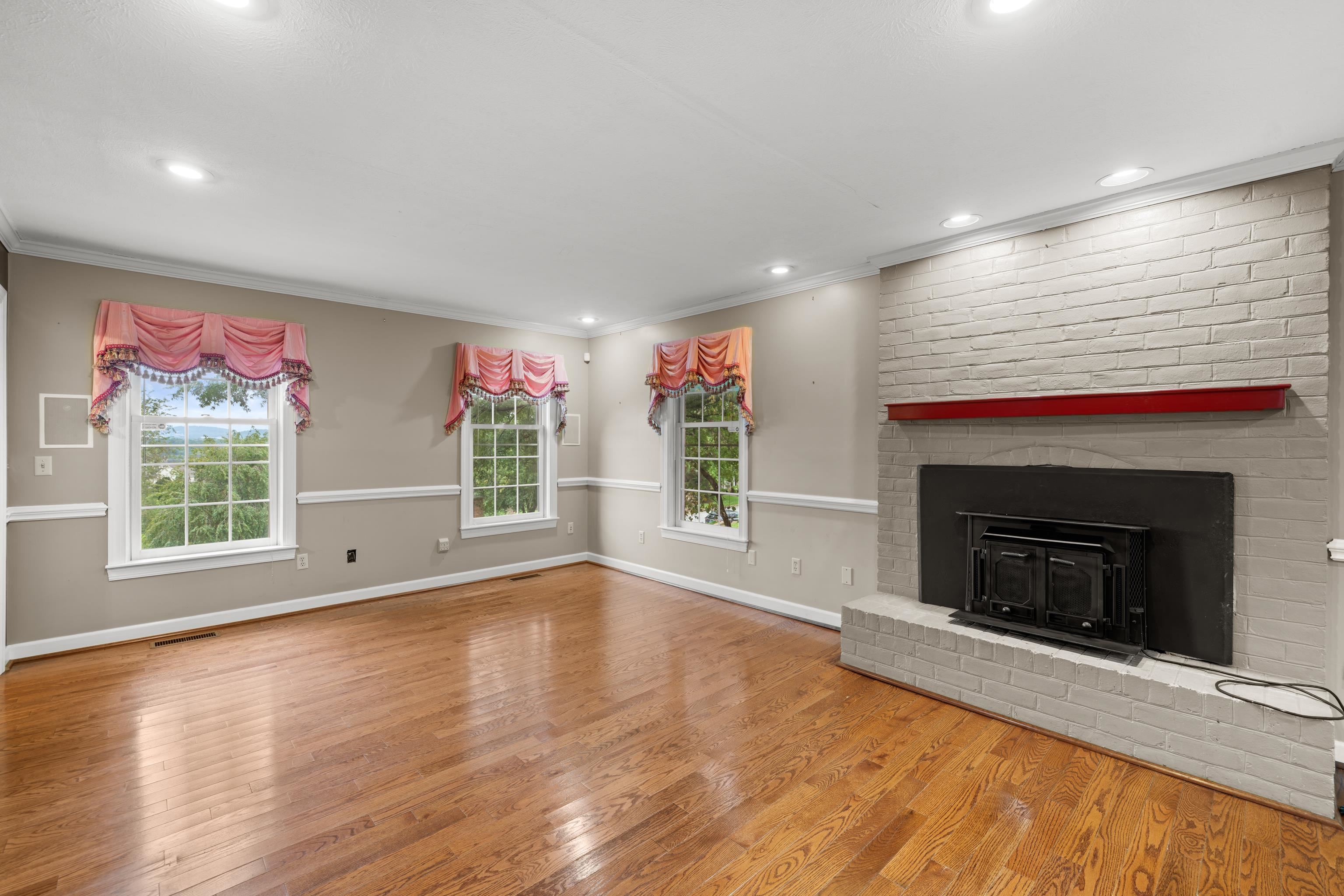108 RORRER CIR, ROCKINGHAM, Virginia 22801, 4 Bedrooms Bedrooms, ,2 BathroomsBathrooms,Residential,108 RORRER CIR,682012 MLS # 682012