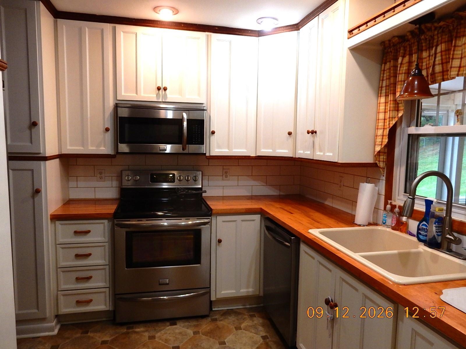 85 ROUTIER HILL RD, HOT SPRINGS, Virginia 24445, 3 Bedrooms Bedrooms, ,2 BathroomsBathrooms,Residential,85 ROUTIER HILL RD,682013 MLS # 682013 85 ROUTIER HILL RD, HOT SPRINGS, Virginia 24445, 3 Bedrooms Bedrooms, ,2 BathroomsBathrooms,Residential,85 ROUTIER HILL RD,682013 MLS # 682013