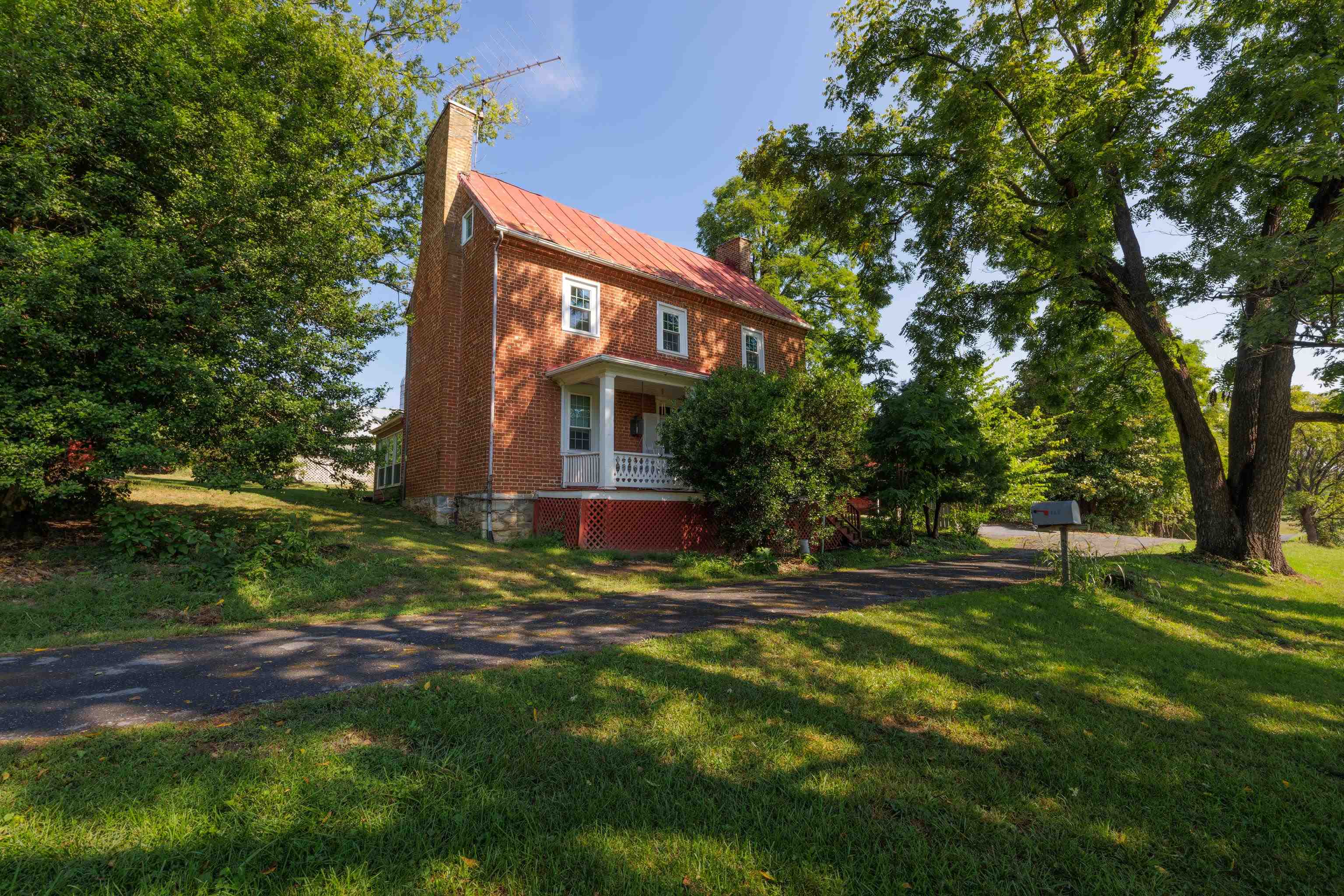 168 LAMBERT LN, WAYNESBORO, Virginia 22980, 3 Bedrooms Bedrooms, ,1 BathroomBathrooms,Residential,168 LAMBERT LN,682019 MLS # 682019