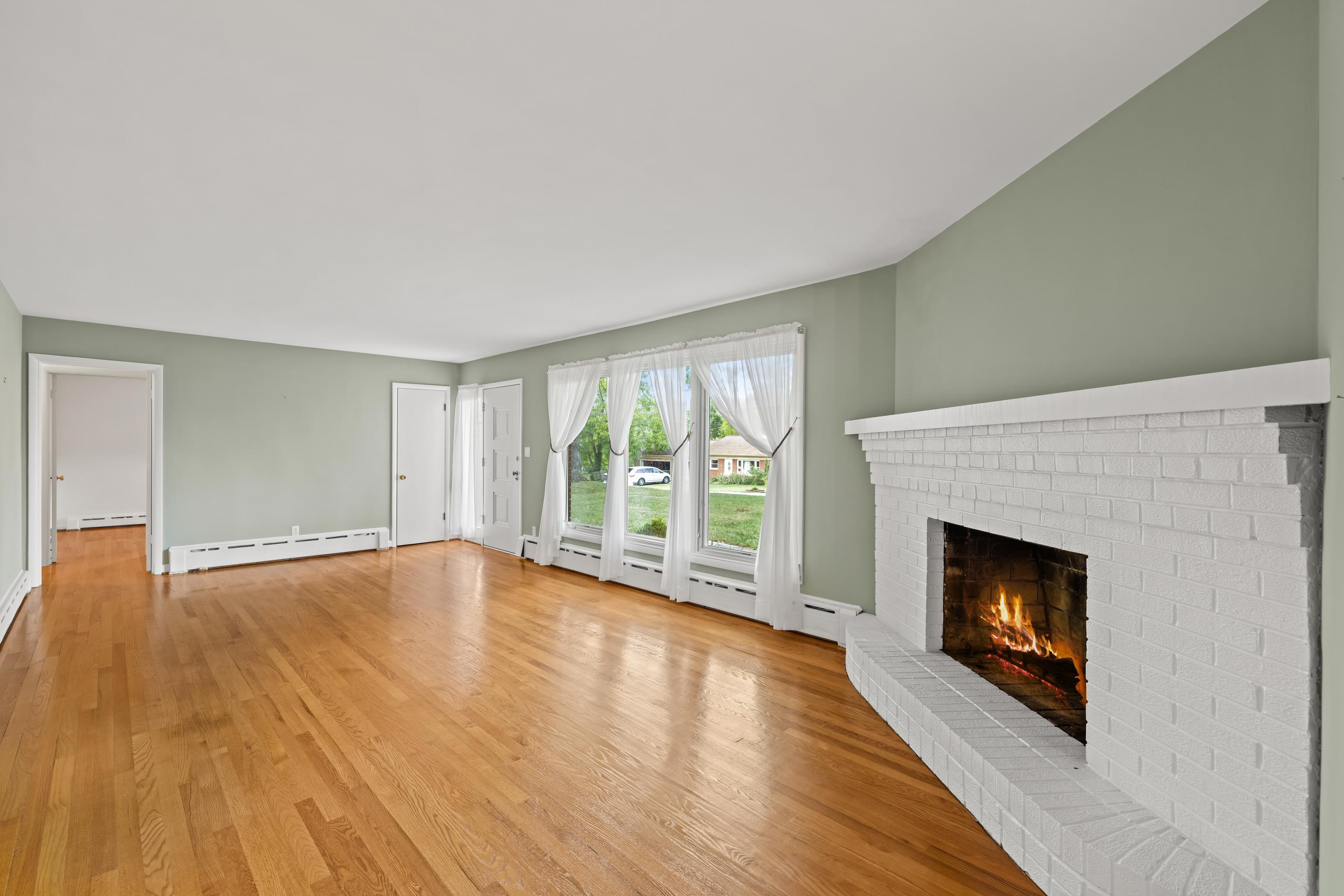 119 GREENWOOD RD, STAUNTON, Virginia 24401, 3 Bedrooms Bedrooms, ,1 BathroomBathrooms,Residential,119 GREENWOOD RD,682020 MLS # 682020