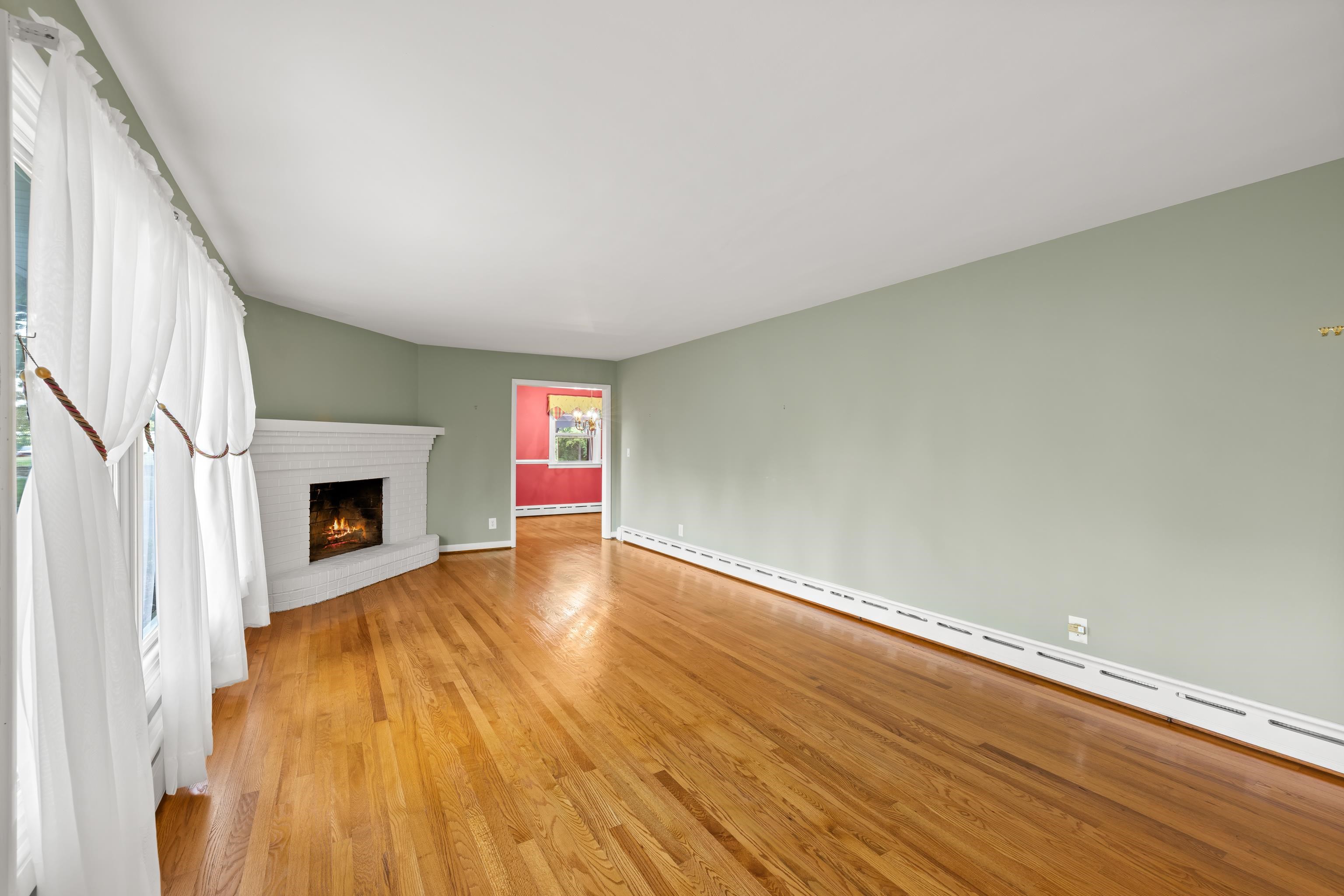 119 GREENWOOD RD, STAUNTON, Virginia 24401, 3 Bedrooms Bedrooms, ,1 BathroomBathrooms,Residential,119 GREENWOOD RD,682020 MLS # 682020