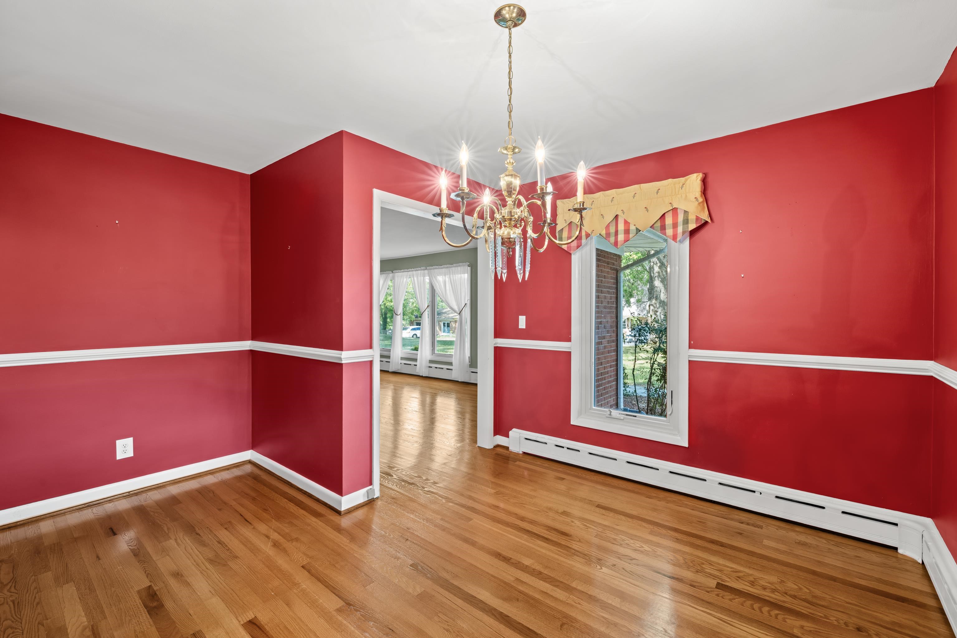 119 GREENWOOD RD, STAUNTON, Virginia 24401, 3 Bedrooms Bedrooms, ,1 BathroomBathrooms,Residential,119 GREENWOOD RD,682020 MLS # 682020
