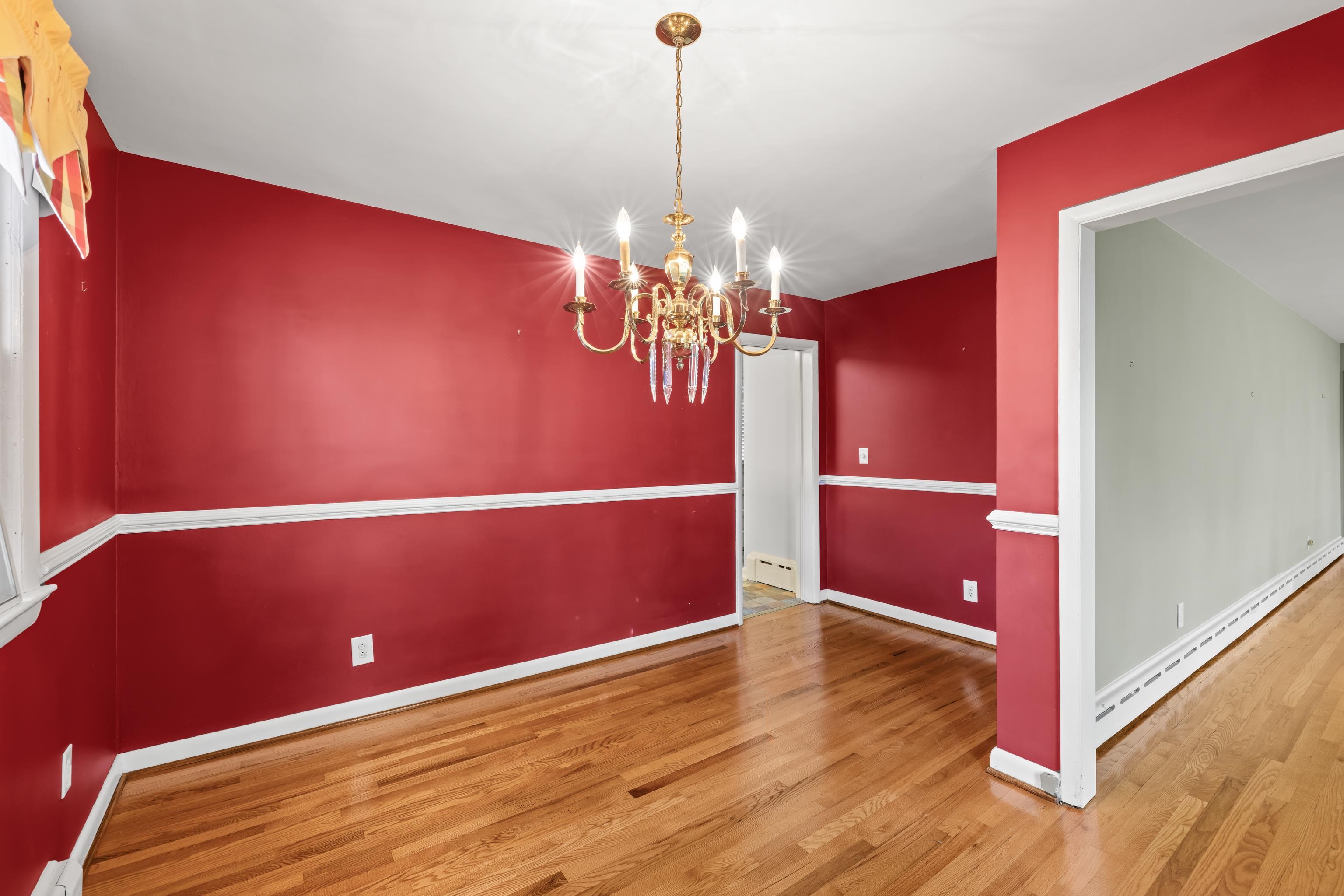 119 GREENWOOD RD, STAUNTON, Virginia 24401, 3 Bedrooms Bedrooms, ,1 BathroomBathrooms,Residential,119 GREENWOOD RD,682020 MLS # 682020