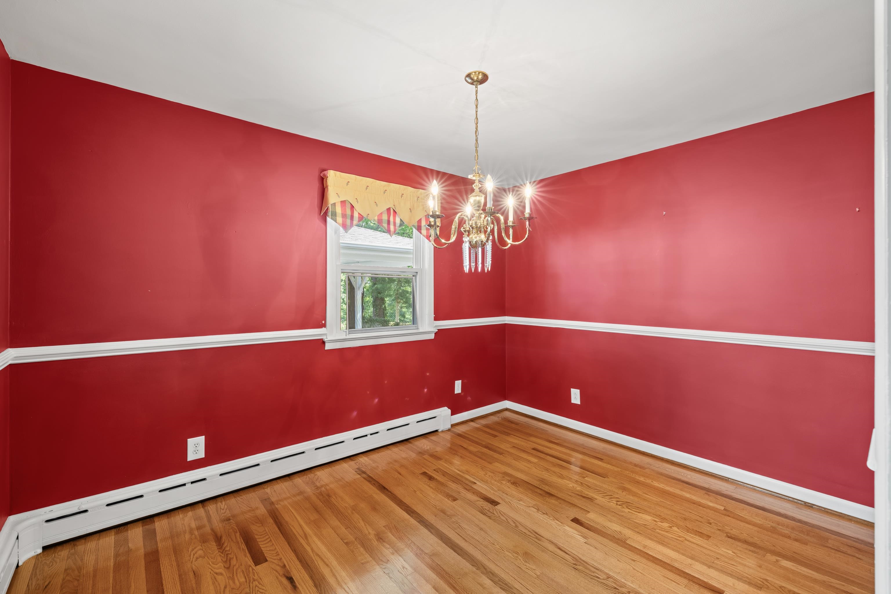 119 GREENWOOD RD, STAUNTON, Virginia 24401, 3 Bedrooms Bedrooms, ,1 BathroomBathrooms,Residential,119 GREENWOOD RD,682020 MLS # 682020