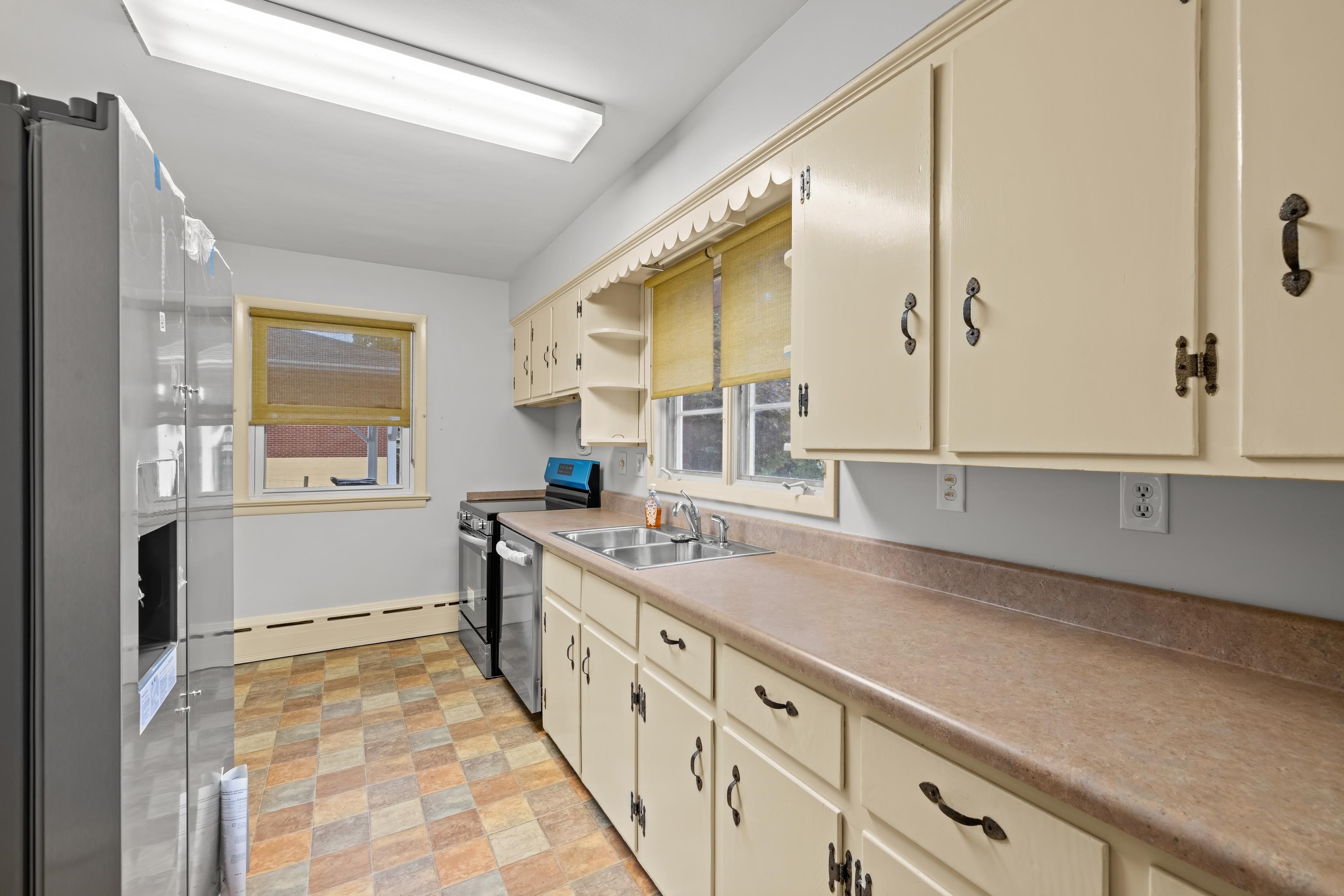 119 GREENWOOD RD, STAUNTON, Virginia 24401, 3 Bedrooms Bedrooms, ,1 BathroomBathrooms,Residential,119 GREENWOOD RD,682020 MLS # 682020