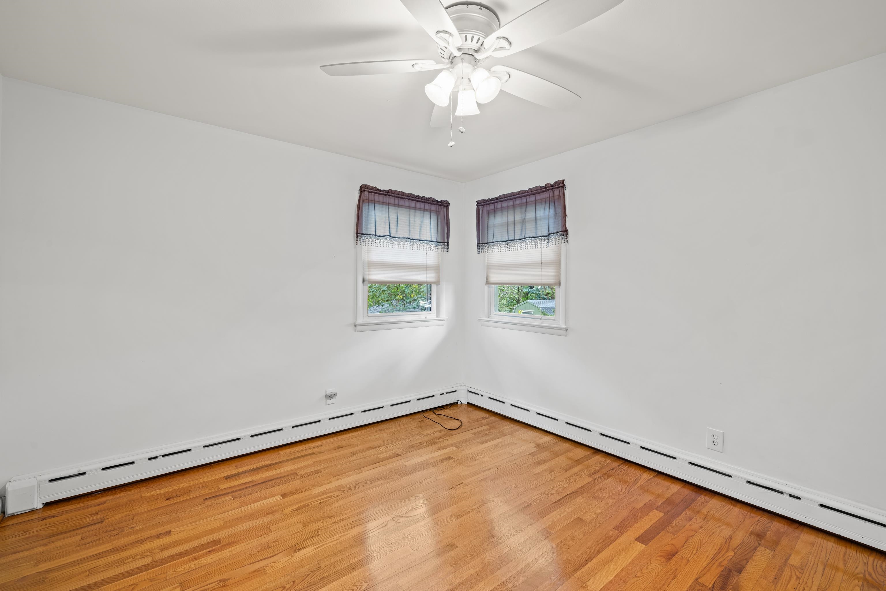 119 GREENWOOD RD, STAUNTON, Virginia 24401, 3 Bedrooms Bedrooms, ,1 BathroomBathrooms,Residential,119 GREENWOOD RD,682020 MLS # 682020