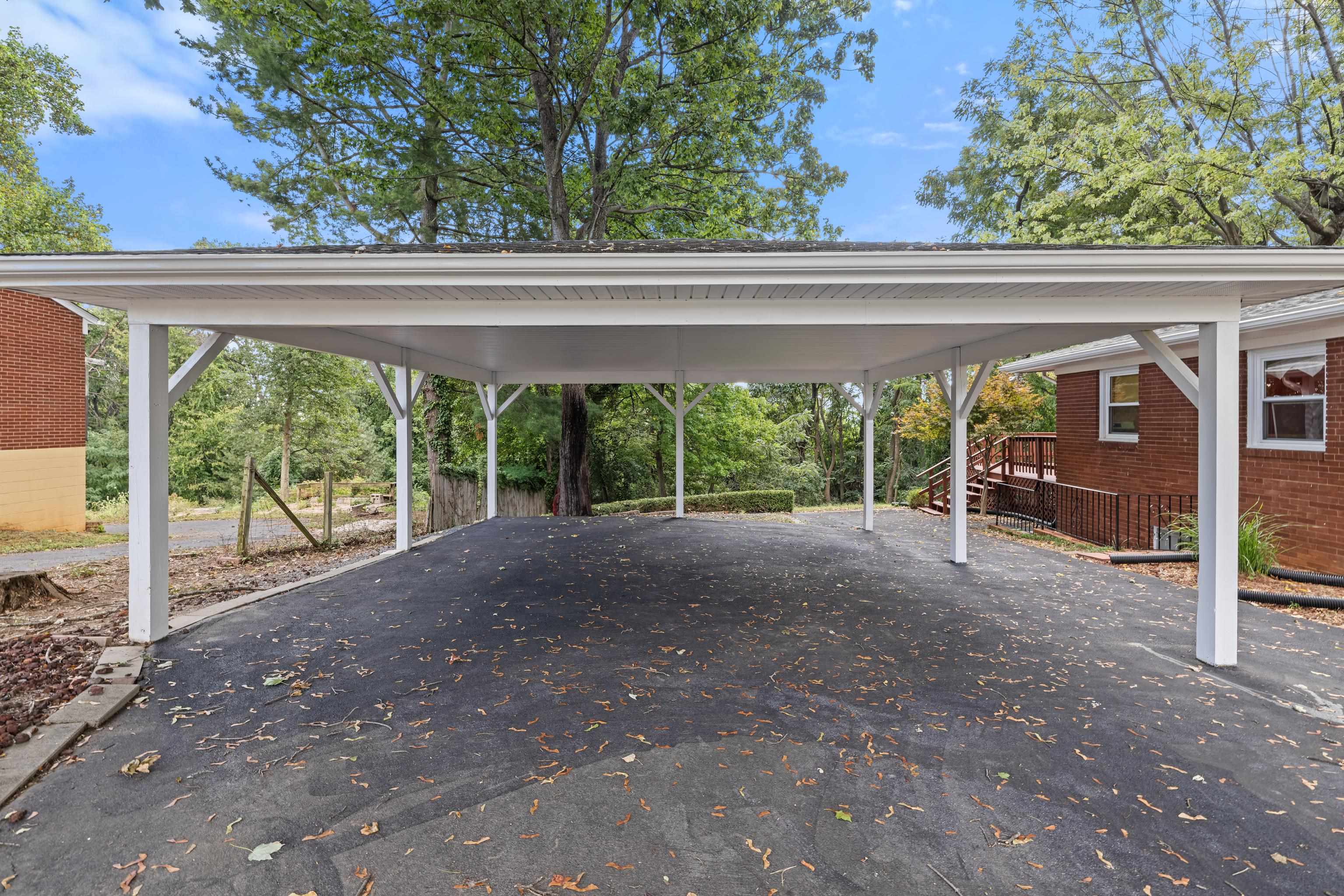 119 GREENWOOD RD, STAUNTON, Virginia 24401, 3 Bedrooms Bedrooms, ,1 BathroomBathrooms,Residential,119 GREENWOOD RD,682020 MLS # 682020