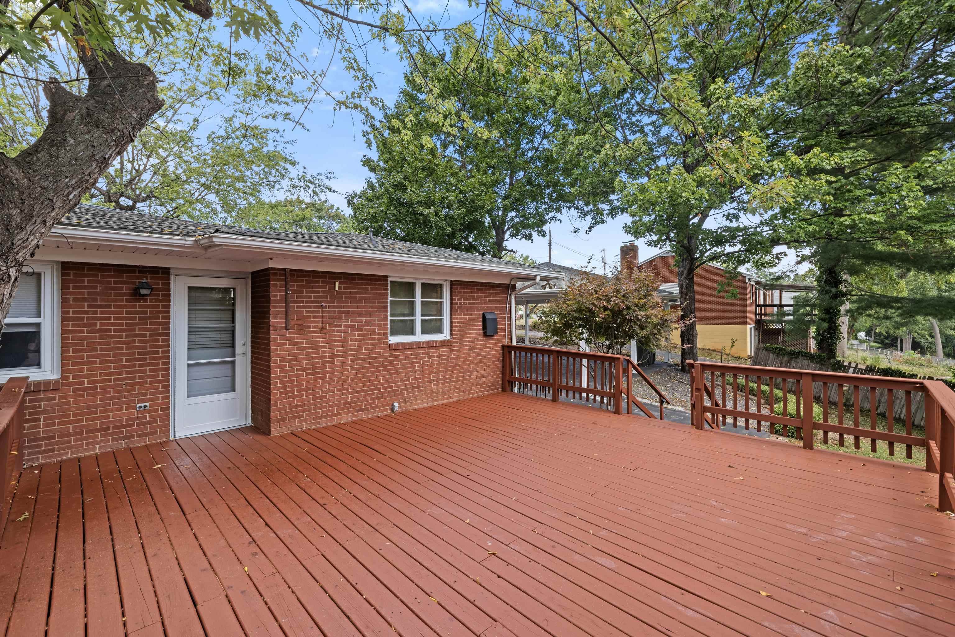 119 GREENWOOD RD, STAUNTON, Virginia 24401, 3 Bedrooms Bedrooms, ,1 BathroomBathrooms,Residential,119 GREENWOOD RD,682020 MLS # 682020