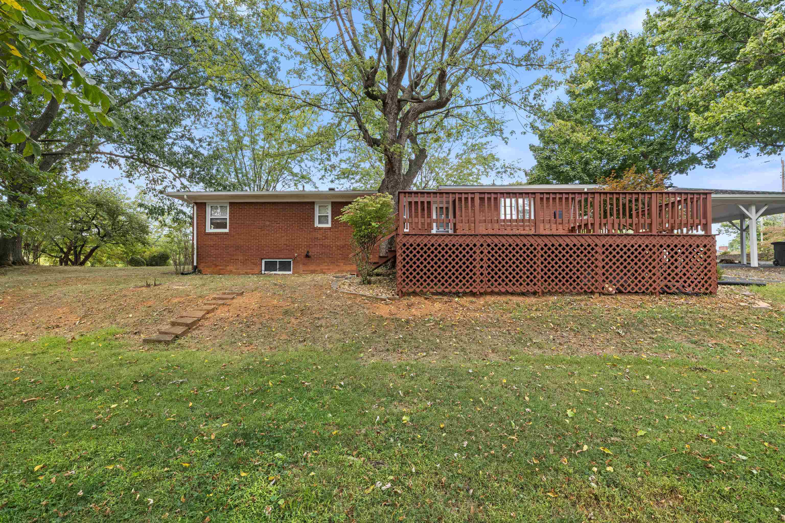 119 GREENWOOD RD, STAUNTON, Virginia 24401, 3 Bedrooms Bedrooms, ,1 BathroomBathrooms,Residential,119 GREENWOOD RD,682020 MLS # 682020