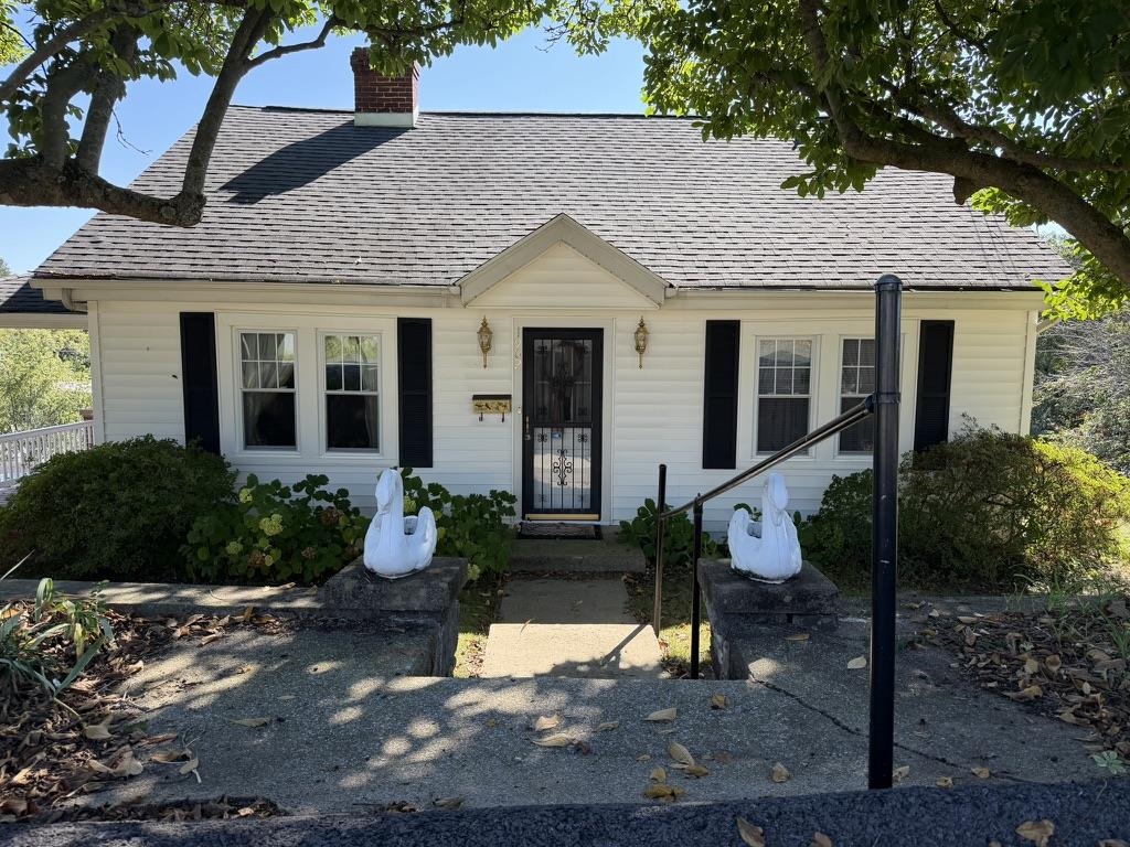 1902 FIRST ST, STAUNTON, Virginia 24401, 3 Bedrooms Bedrooms, ,1 BathroomBathrooms,Residential,1902 and 1904 First Street,1902 FIRST ST,682025 MLS # 682025