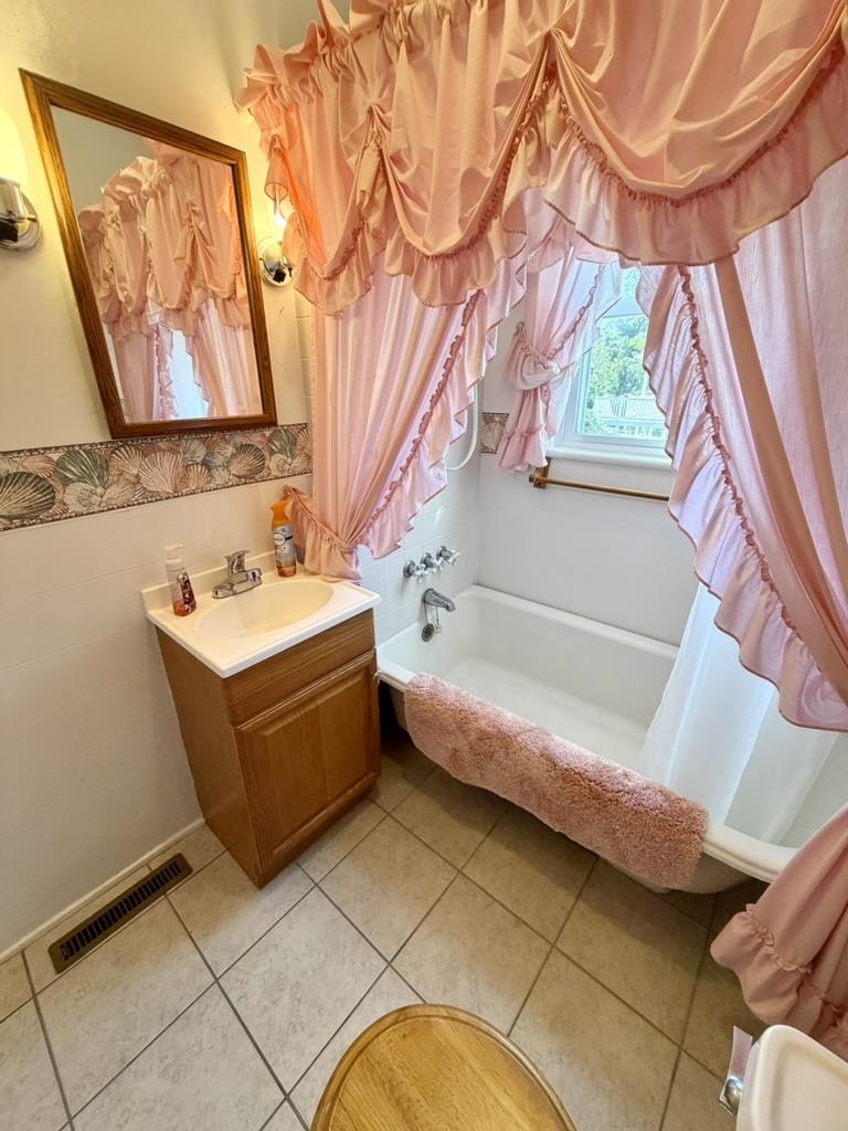 1902 FIRST ST, STAUNTON, Virginia 24401, 3 Bedrooms Bedrooms, ,1 BathroomBathrooms,Residential,1902 and 1904 First Street,1902 FIRST ST,682025 MLS # 682025
