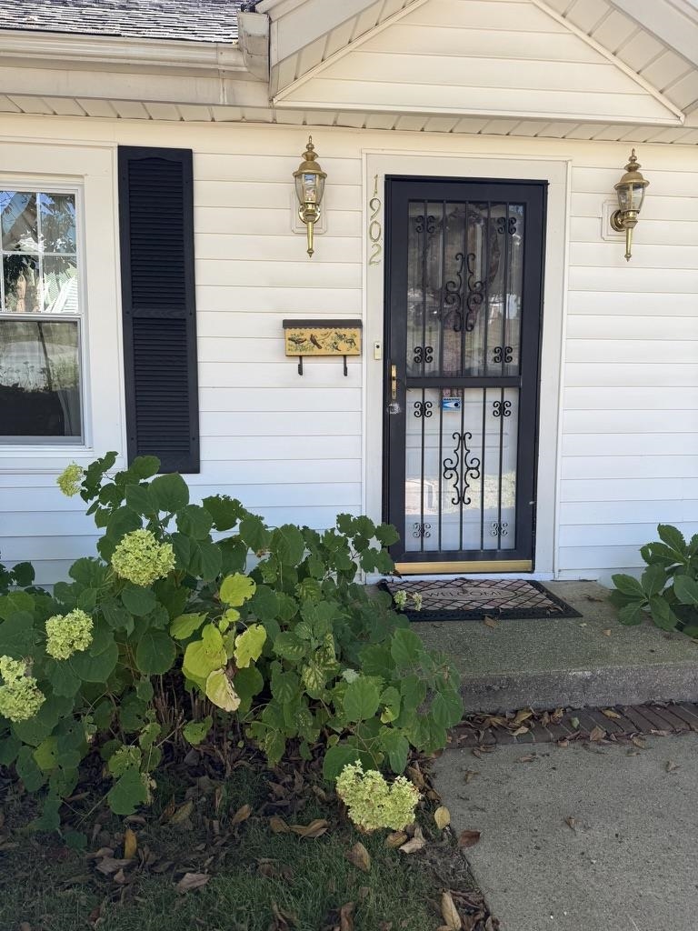 1902 FIRST ST, STAUNTON, Virginia 24401, 3 Bedrooms Bedrooms, ,1 BathroomBathrooms,Residential,1902 and 1904 First Street,1902 FIRST ST,682025 MLS # 682025